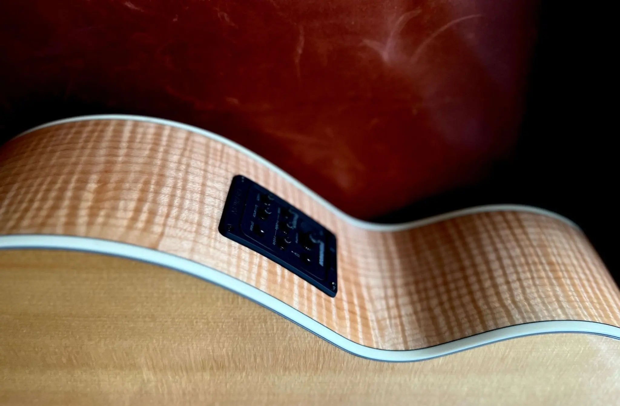 Washburn J40SCE - Jumbo - Natural Gloss Acoustic Guitar - Richards Guitars Of Stratford Upon Avon