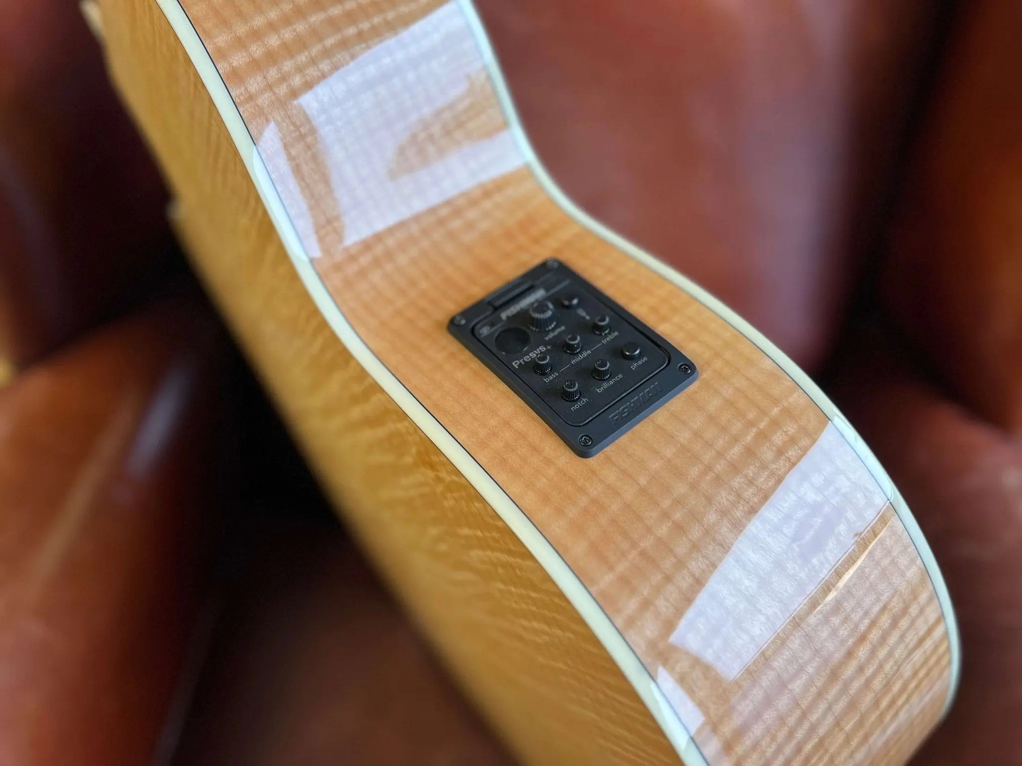 Washburn J40SCE - Jumbo - Natural Gloss Acoustic Guitar - Richards Guitars Of Stratford Upon Avon