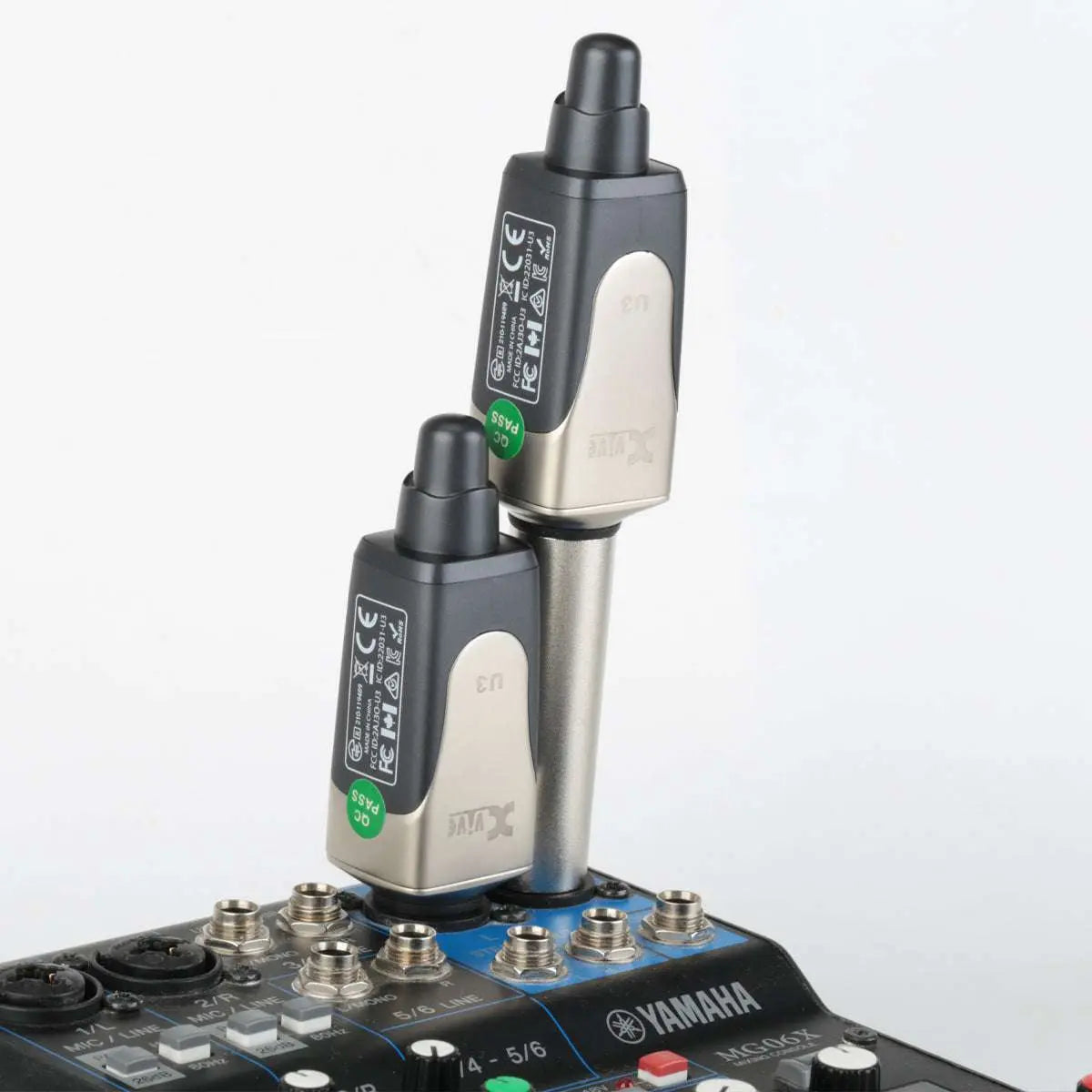 Xvive Dual U3 Wireless System for Audio - Richards Guitars Of Stratford Upon Avon