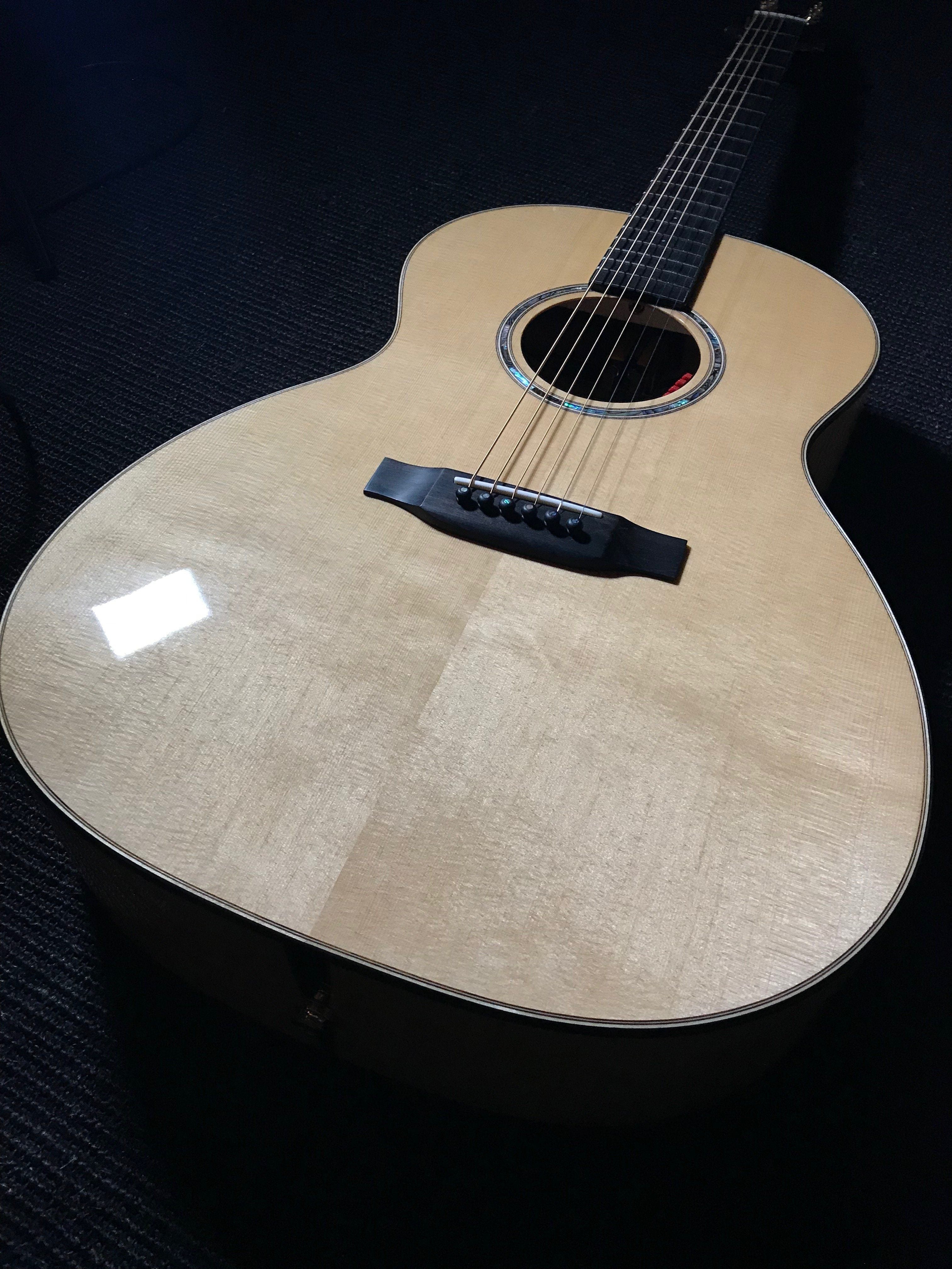 Auden Artist 45 Chester Maple Fullbody., Electro Acoustic Guitar for sale at Richards Guitars.
