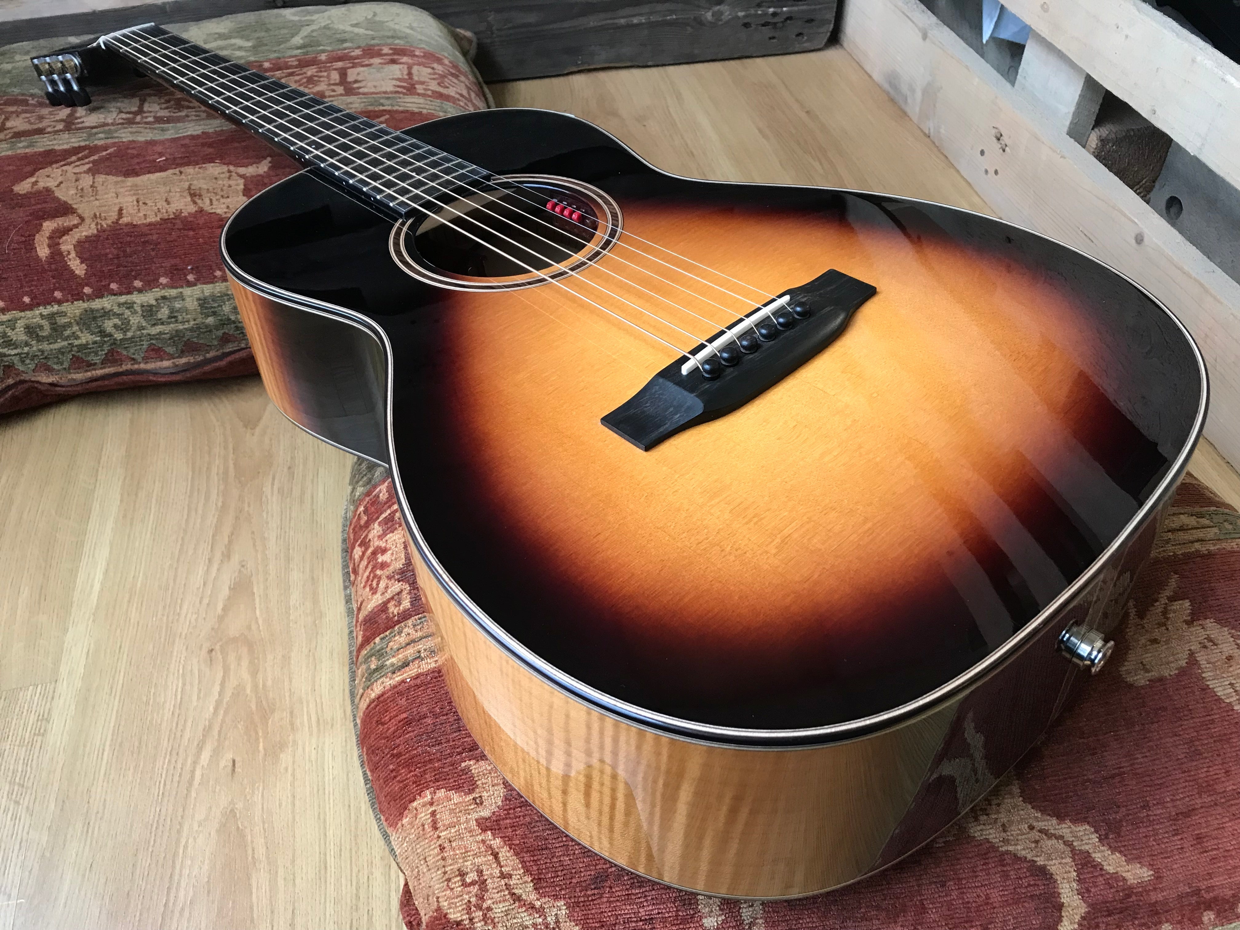Auden Golden Sunburst Emily Rose Spruce/Maple Full Body., Electro Acoustic Guitar for sale at Richards Guitars.