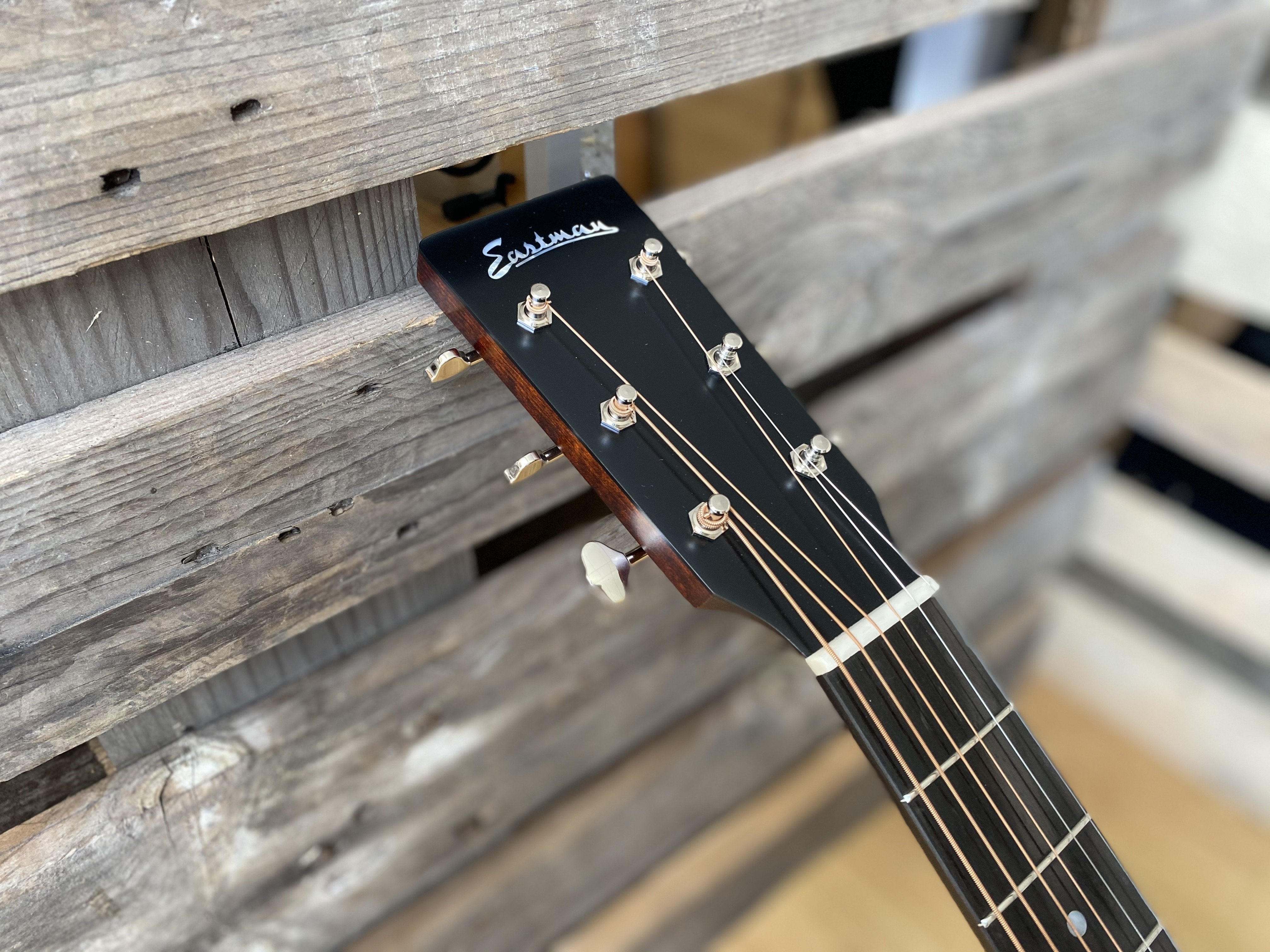 Eastman E1 OM CLASSIC Inc Premium Eastman Gigbag, Acoustic Guitar for sale at Richards Guitars.
