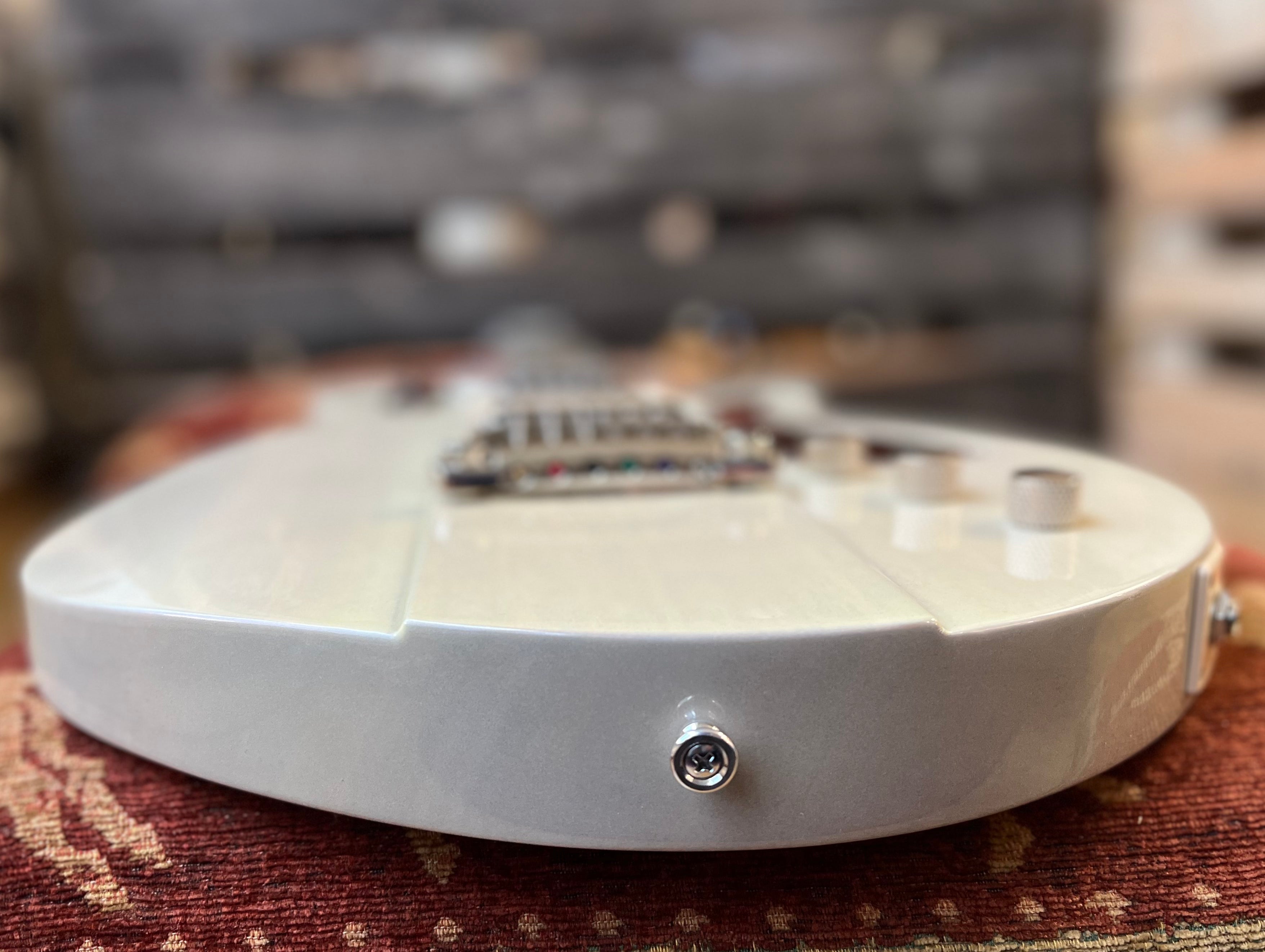 Eastman Juliet-PB Pomona Blonde (Price inc. Custom Pro Setup Package), E-Gitarre zum Verkauf bei Richards Guitars.