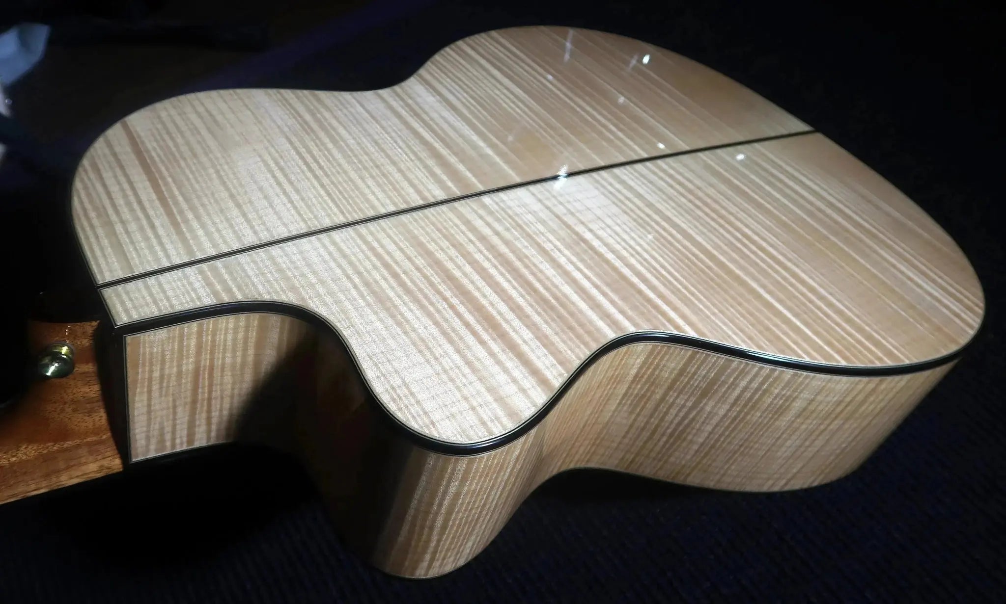 Auden Artist 45 Chester Cutaway Maple Left Handed. - Richards Guitars Of Stratford Upon Avon