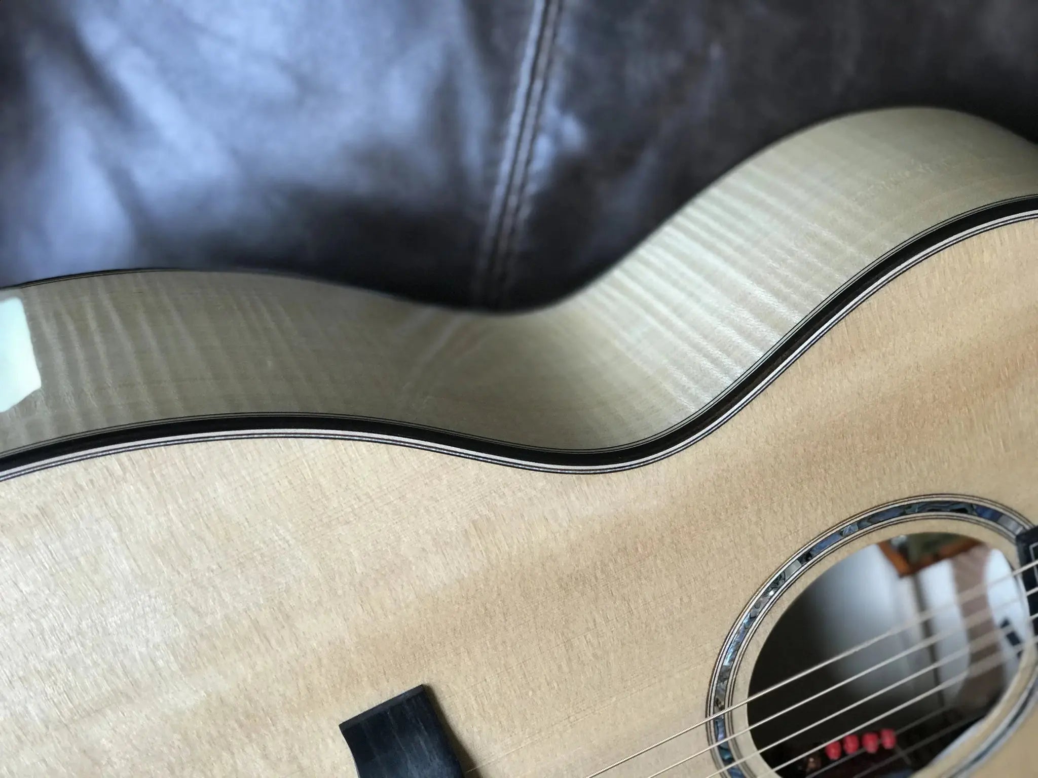 Auden Artist 45 Chester Maple Cutaway. - Richards Guitars Of Stratford Upon Avon