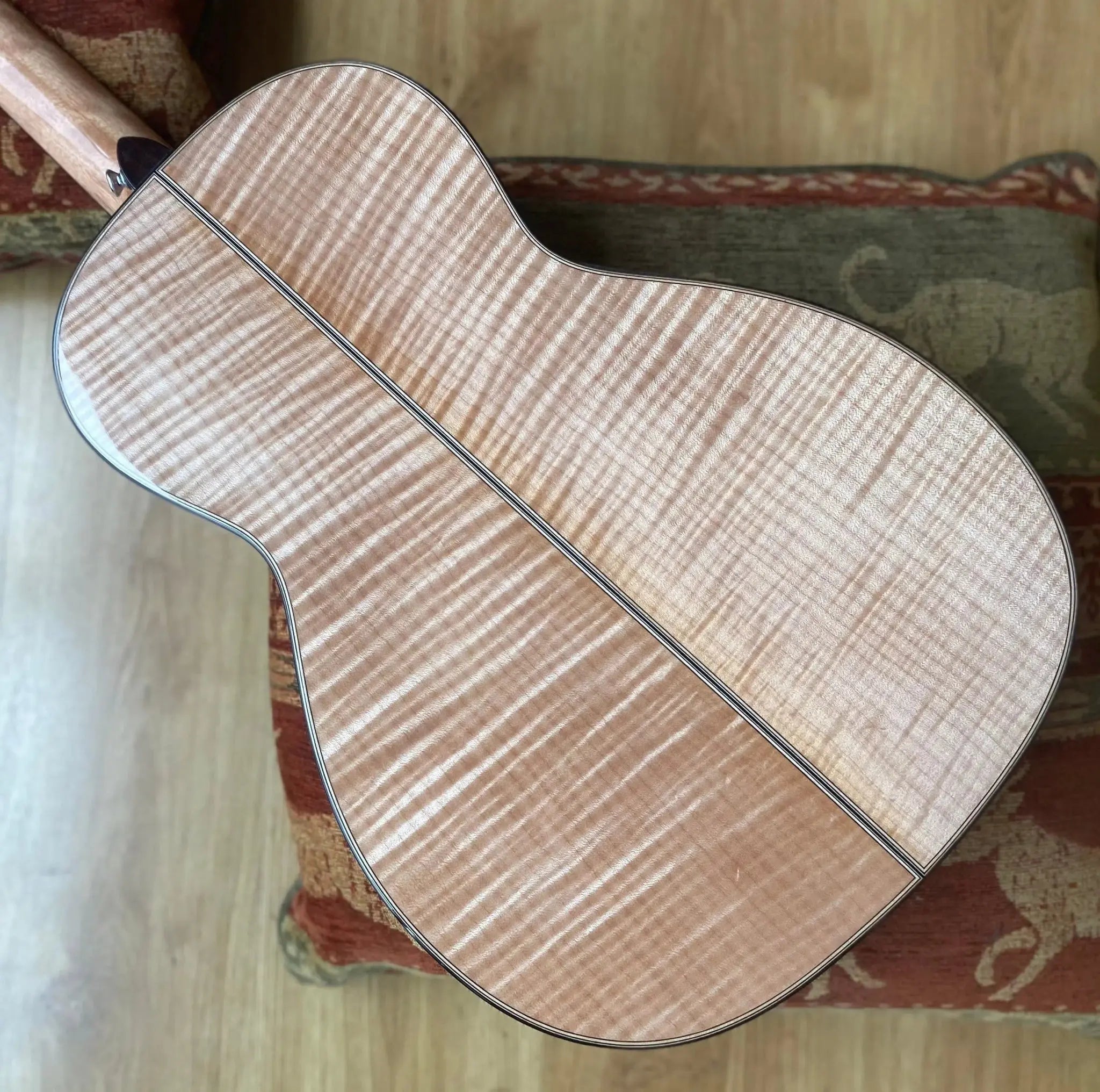 Auden Artist Emily Rose Spruce/Maple. - Richards Guitars Of Stratford Upon Avon