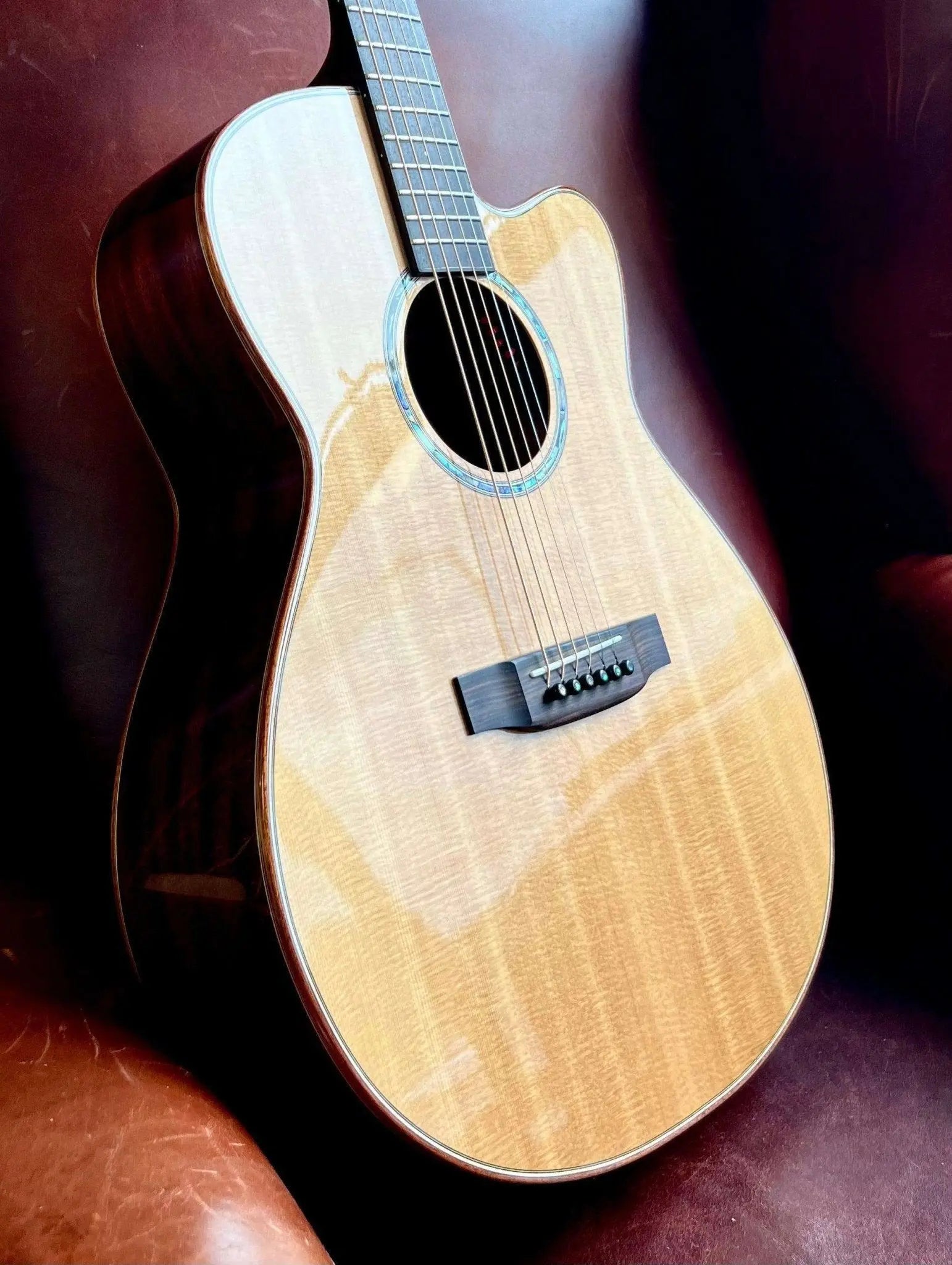 Auden Austin Mahogany Cutaway - Richards Guitars Of Stratford Upon Avon