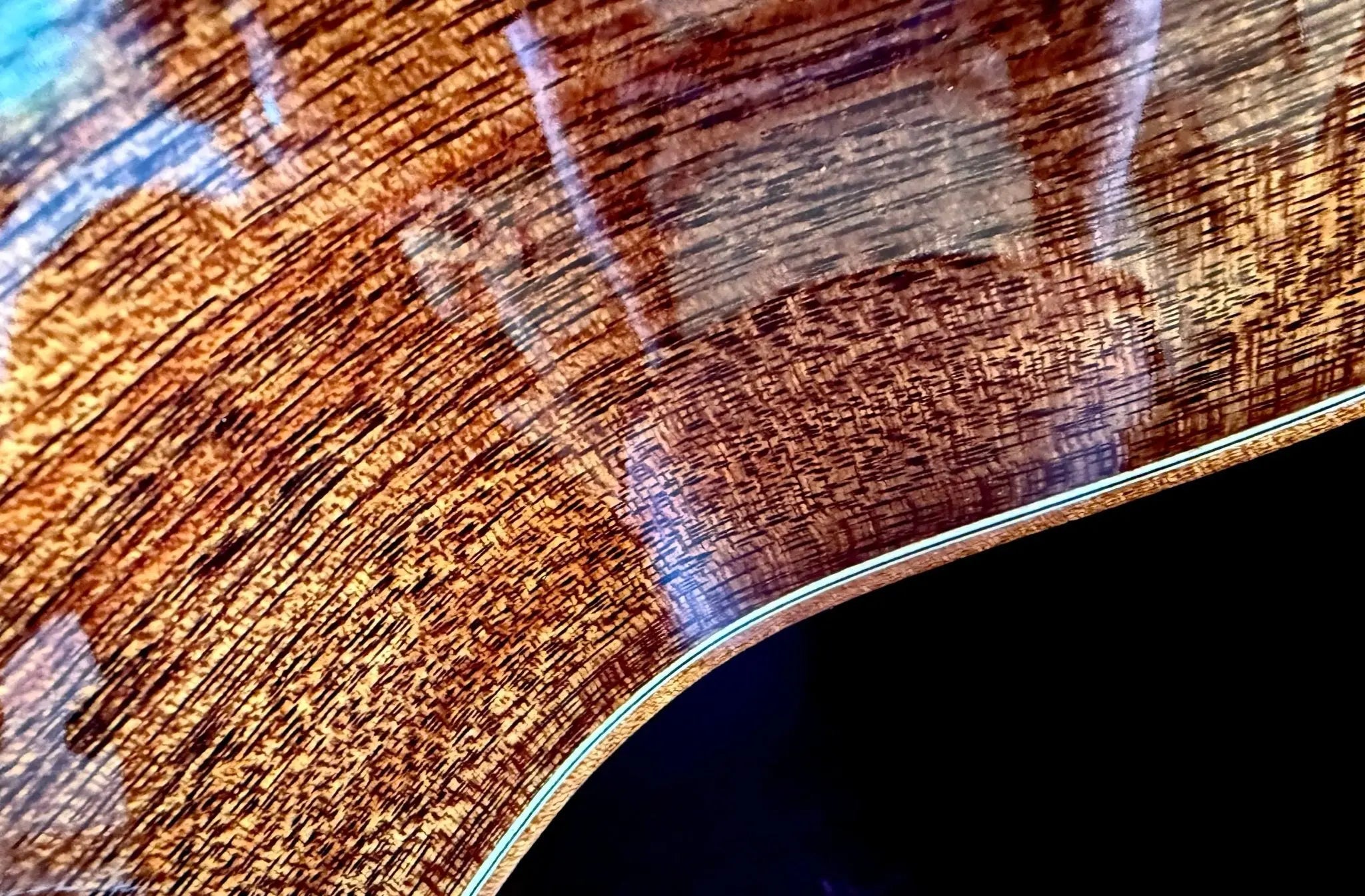 AUDEN MAHOGANY SERIES – EMILY ROSE FULL BODY - Richards Guitars Of Stratford Upon Avon