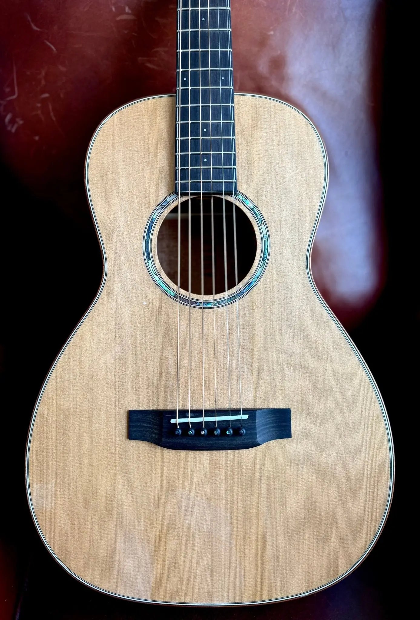 AUDEN MAHOGANY SERIES – EMILY ROSE FULL BODY - Richards Guitars Of Stratford Upon Avon