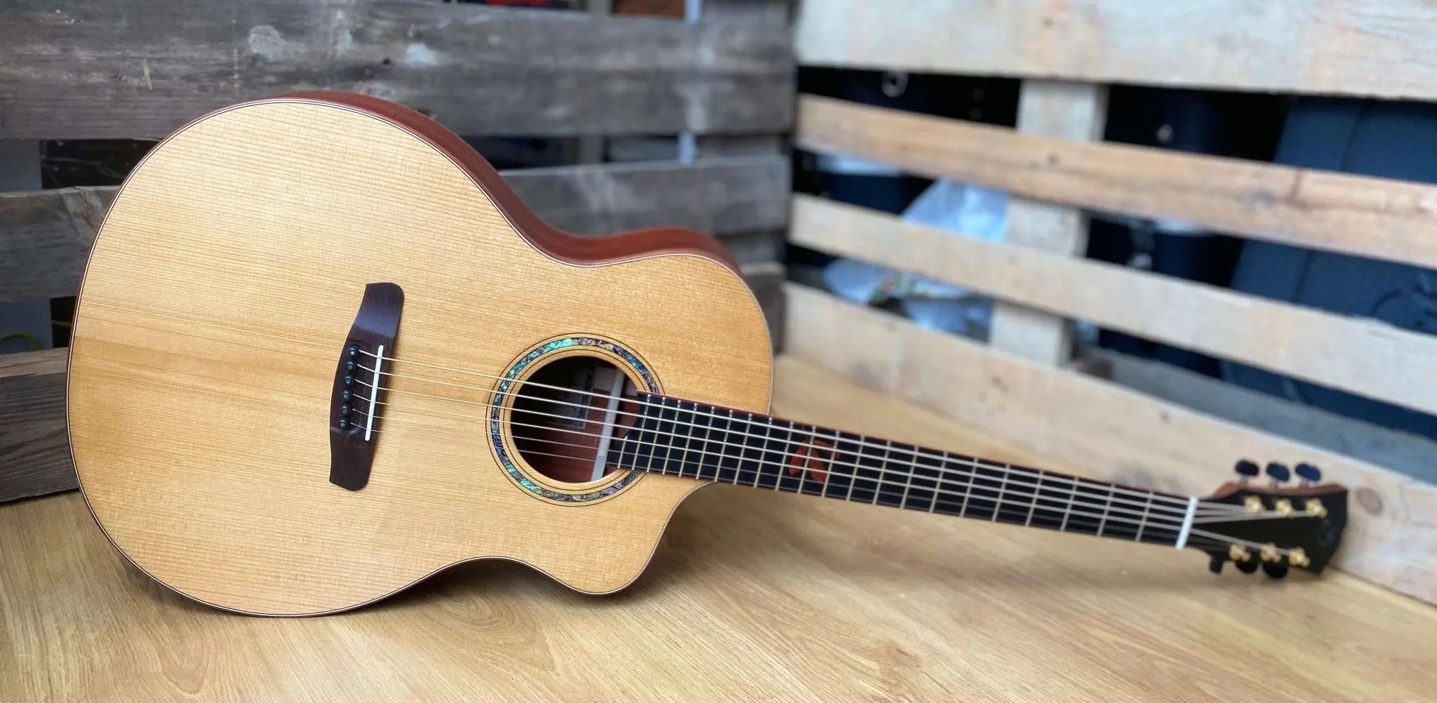 Dowina PADAUK GAC Deluxe (Torrified Swiss Moon Spruce) - Richards Guitars Of Stratford Upon Avon