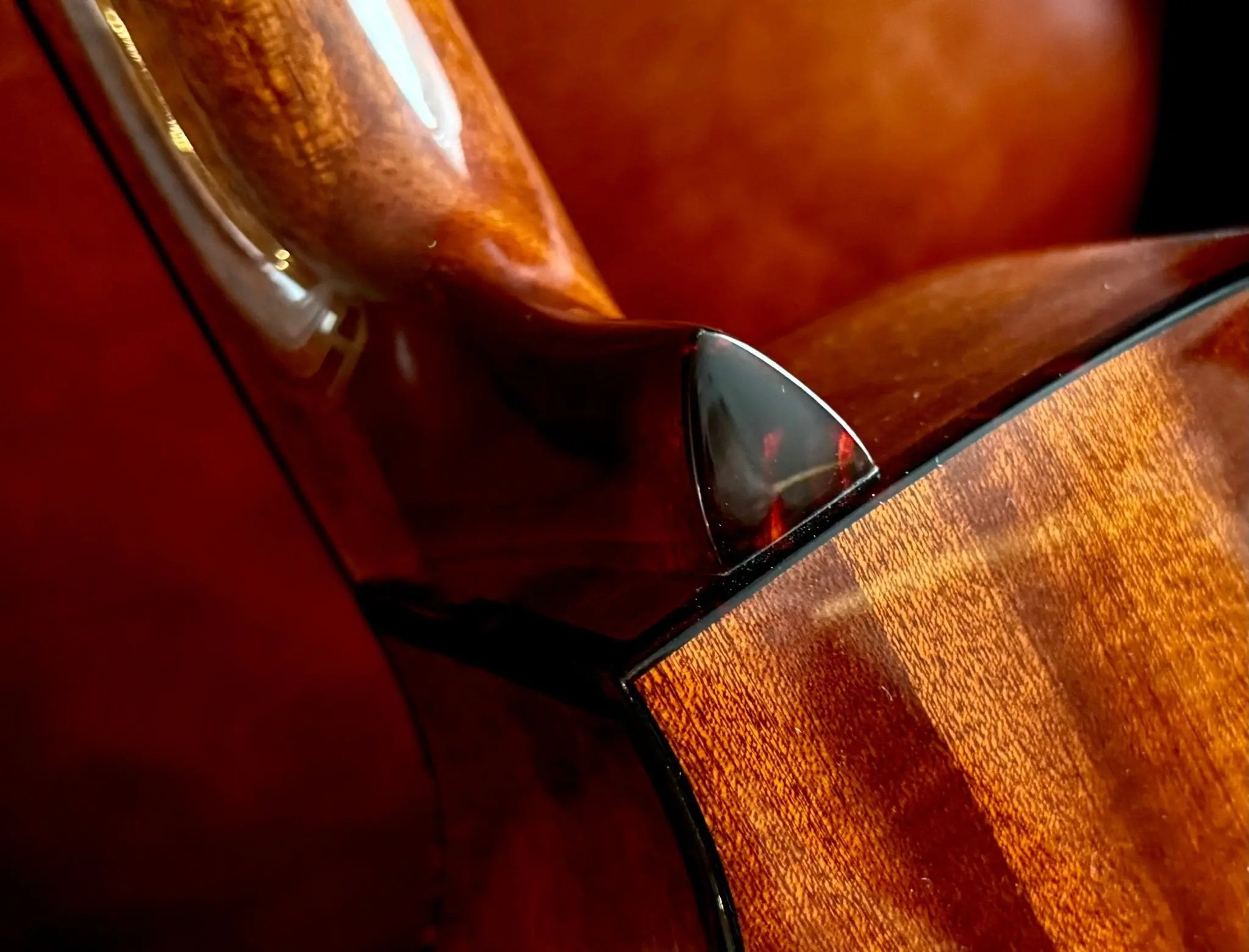 Eastman AC122 - 1CE - DLX (Price inc. Custom Pro Setup Package) - Richards Guitars Of Stratford Upon Avon