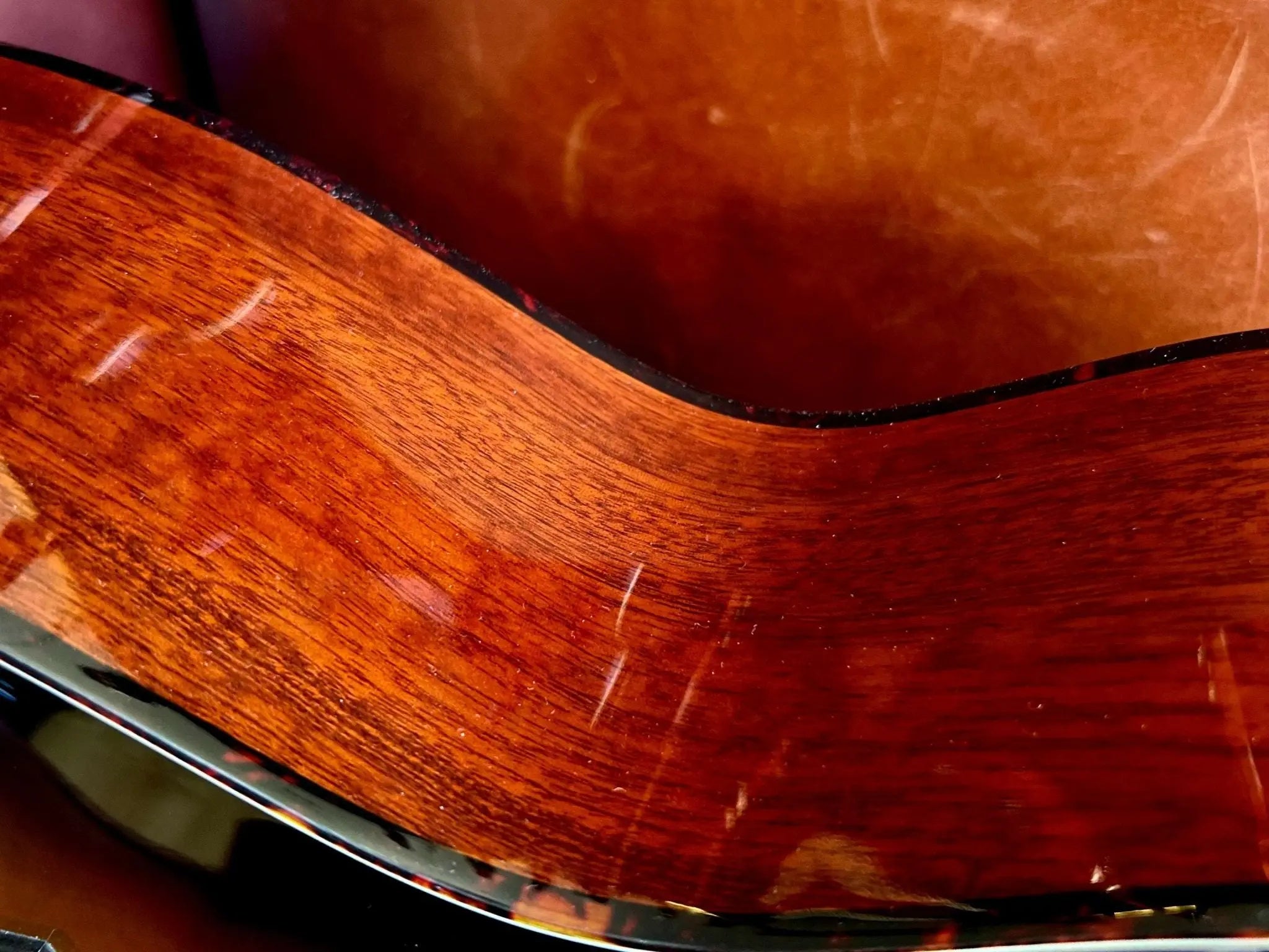 Eastman AC122 - 2CE - DLX - SB (Price inc. Custom Pro Setup Package) - Richards Guitars Of Stratford Upon Avon