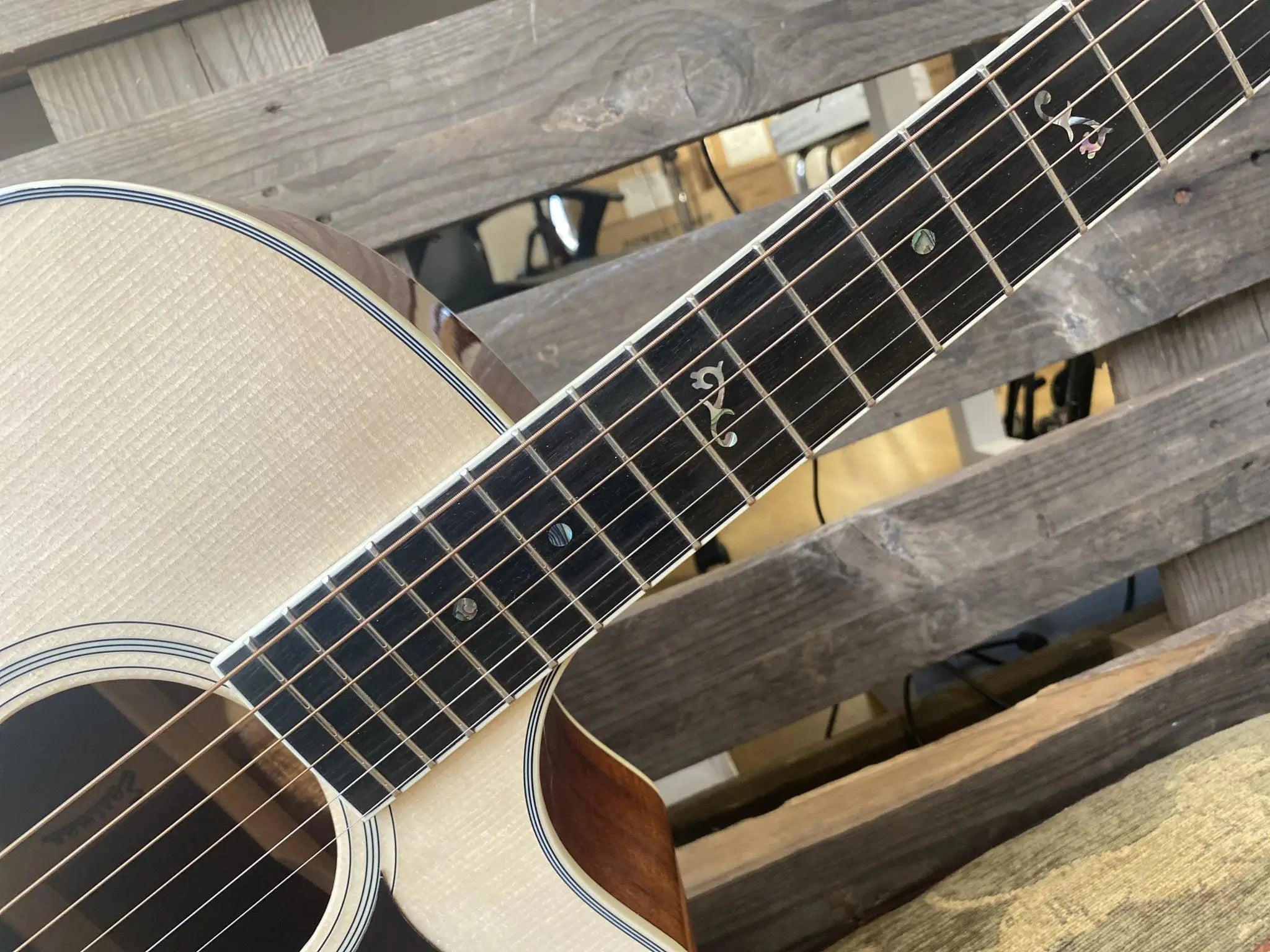 Eastman AC322CE Grand Auditorium Electro Acoustic Guitar w/ cutaway (Price inc. Custom Pro Setup Package) - Richards Guitars Of Stratford Upon Avon