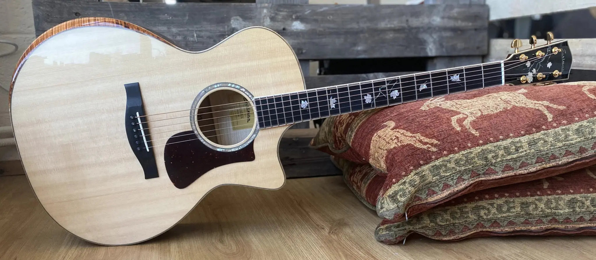 Eastman AC622CE Grand Auditorium w/ cutaway (Price inc. Custom Pro Setup Package) - Richards Guitars Of Stratford Upon Avon