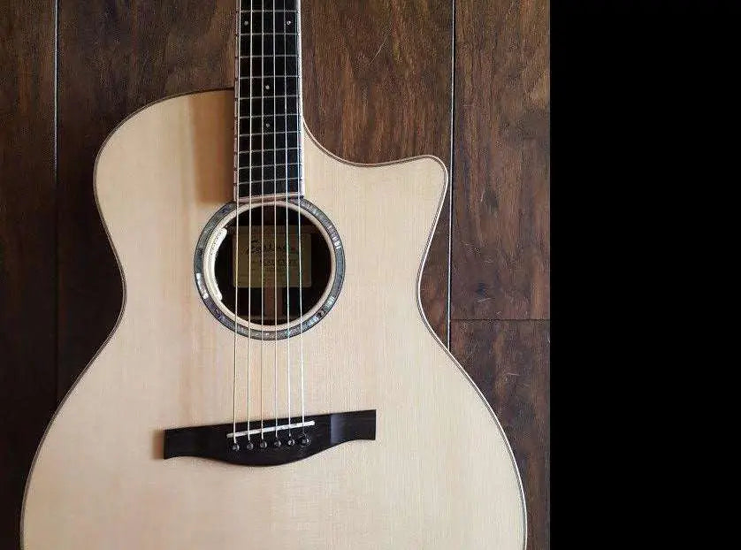 Eastman AC822CE - FF Fan Fretted GA model w/ cutaway (Price inc. Custom Pro Setup Package) - Richards Guitars Of Stratford Upon Avon