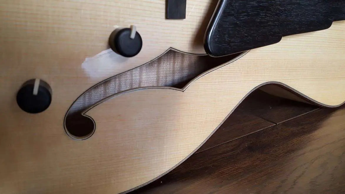 Eastman AR880CE - BD (Price inc. Custom Pro Setup Package) - Richards Guitars Of Stratford Upon Avon