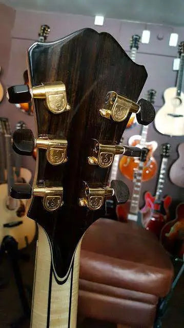 Eastman AR905CE Blonde (Price inc. Custom Pro Setup Package) - Richards Guitars Of Stratford Upon Avon