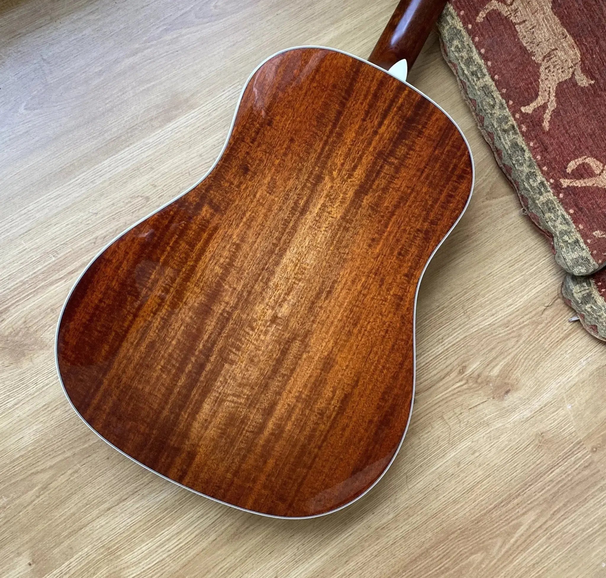 Eastman E10 SS TC Slope Shoulder Dreadnought (Price inc. Custom Pro Setup Package) - Richards Guitars Of Stratford Upon Avon