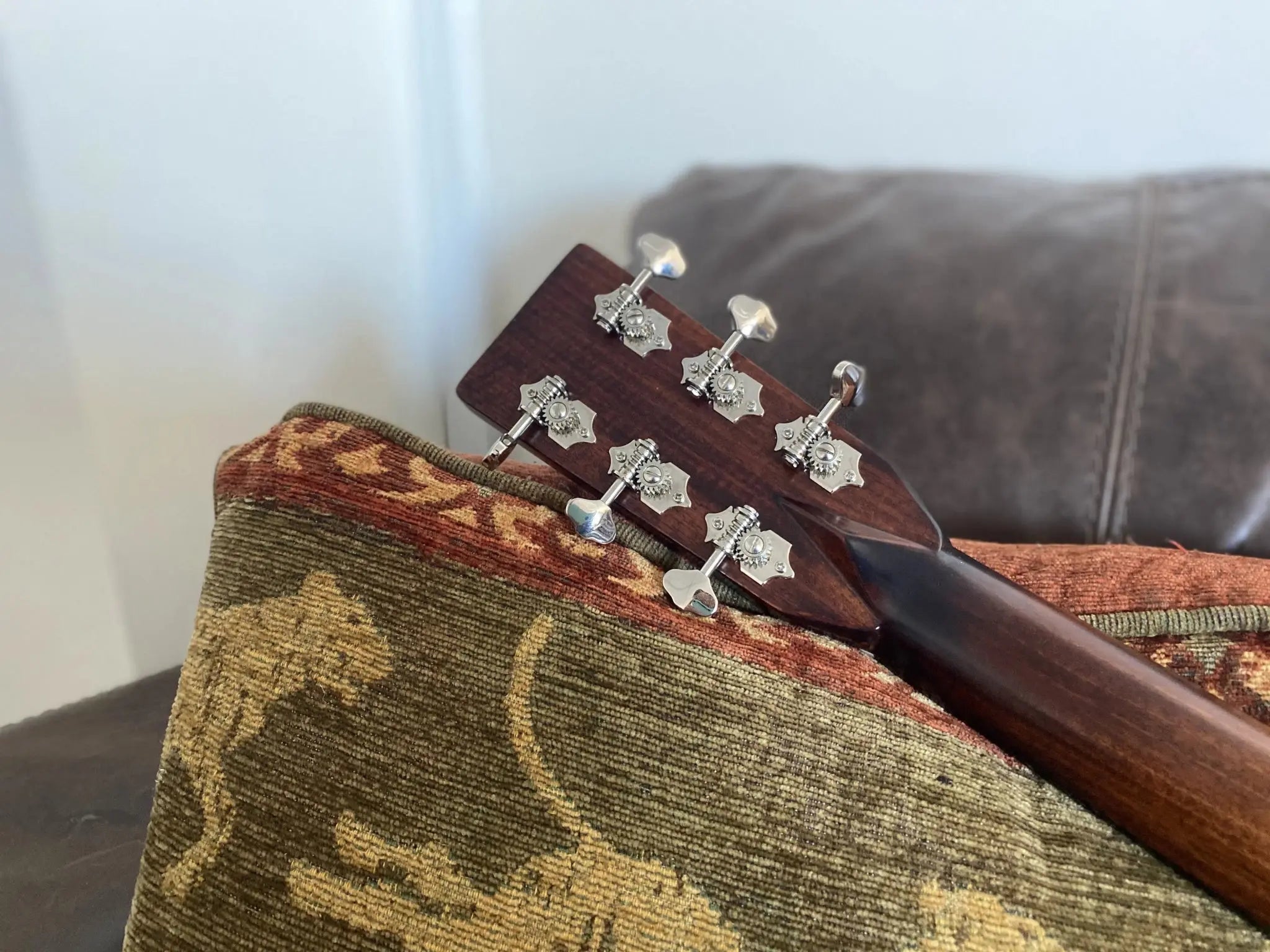 Eastman E20 OM TC Orchestra model (Price inc. Custom Pro Setup Package) - Richards Guitars Of Stratford Upon Avon