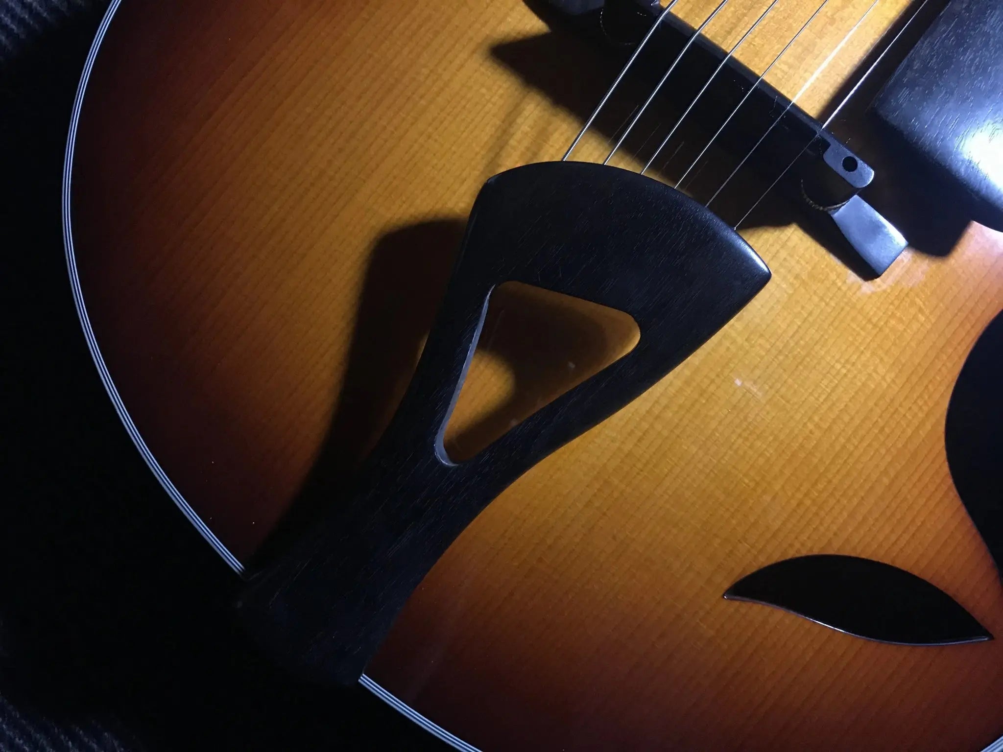 Eastman FV680CE - SB FRANK VIGNOLA MODEL (Price inc. Custom Pro Setup Package) - Richards Guitars Of Stratford Upon Avon