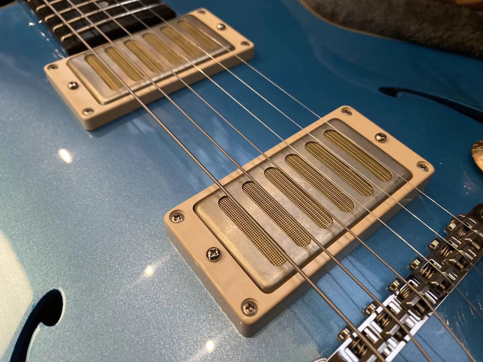 Eastman Romeo LA Celestine Blue (Price inc. Custom Pro Setup Package) - Richards Guitars Of Stratford Upon Avon