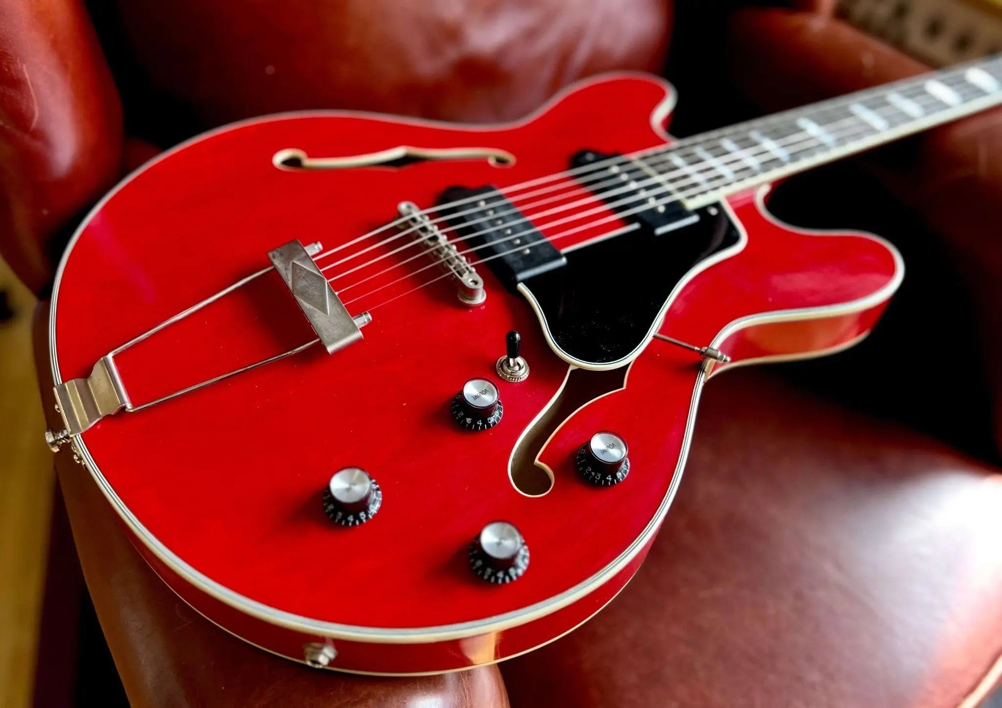 Eastman T64/v - T - RD (Red) (Price inc. Custom Pro Setup Package) - Richards Guitars Of Stratford Upon Avon