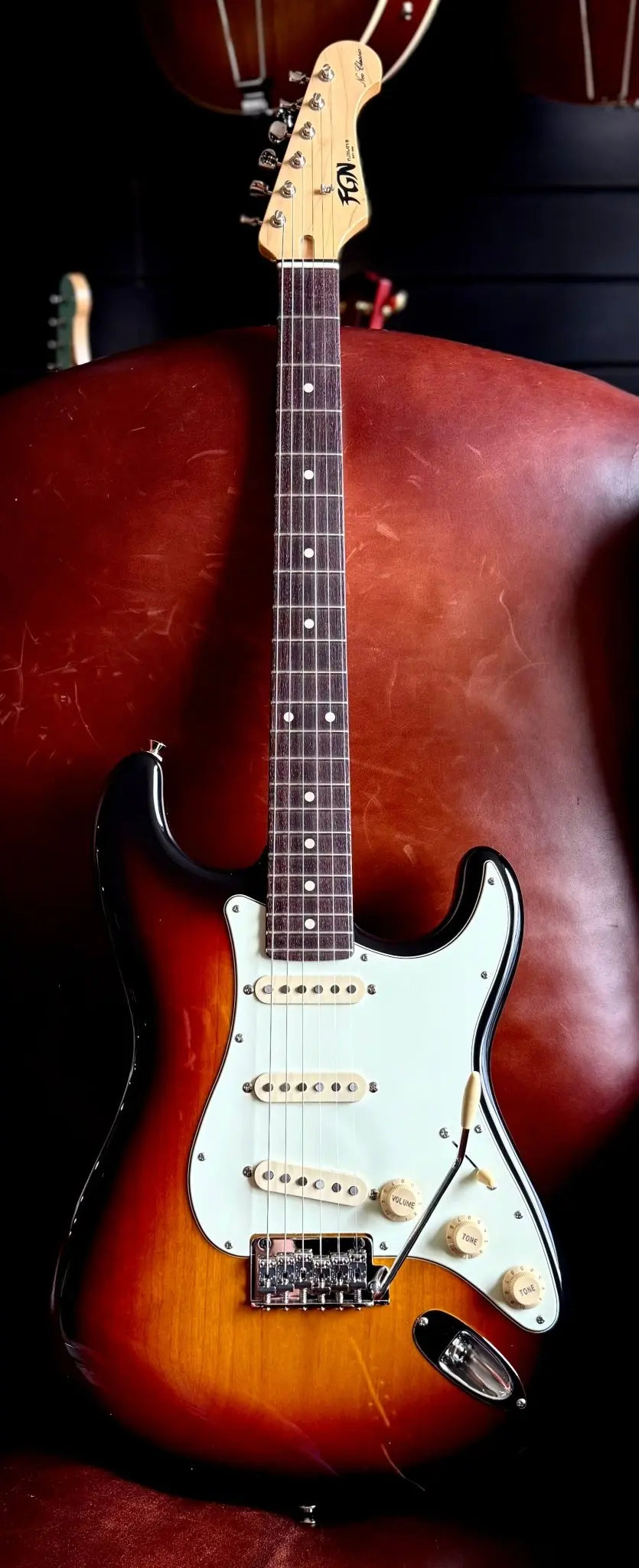 FGN Neoclassic NST100RAL (Alder 3 Tone Sunburst) - Richards Guitars Of Stratford Upon Avon