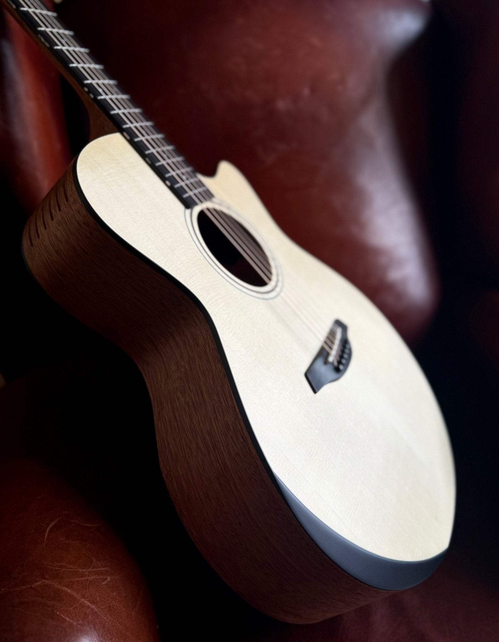 Furch Blue Performance Gc - EMa EAS - VTC - Richards Guitars Of Stratford Upon Avon