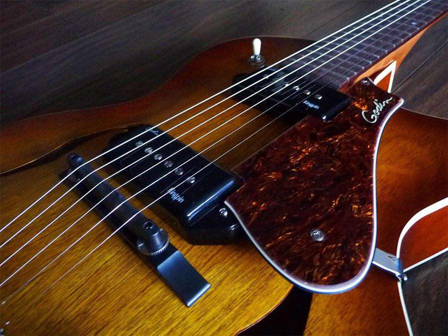 GODIN 5th Avenue CW Kingpin II Cognac Burst - Richards Guitars Of Stratford Upon Avon