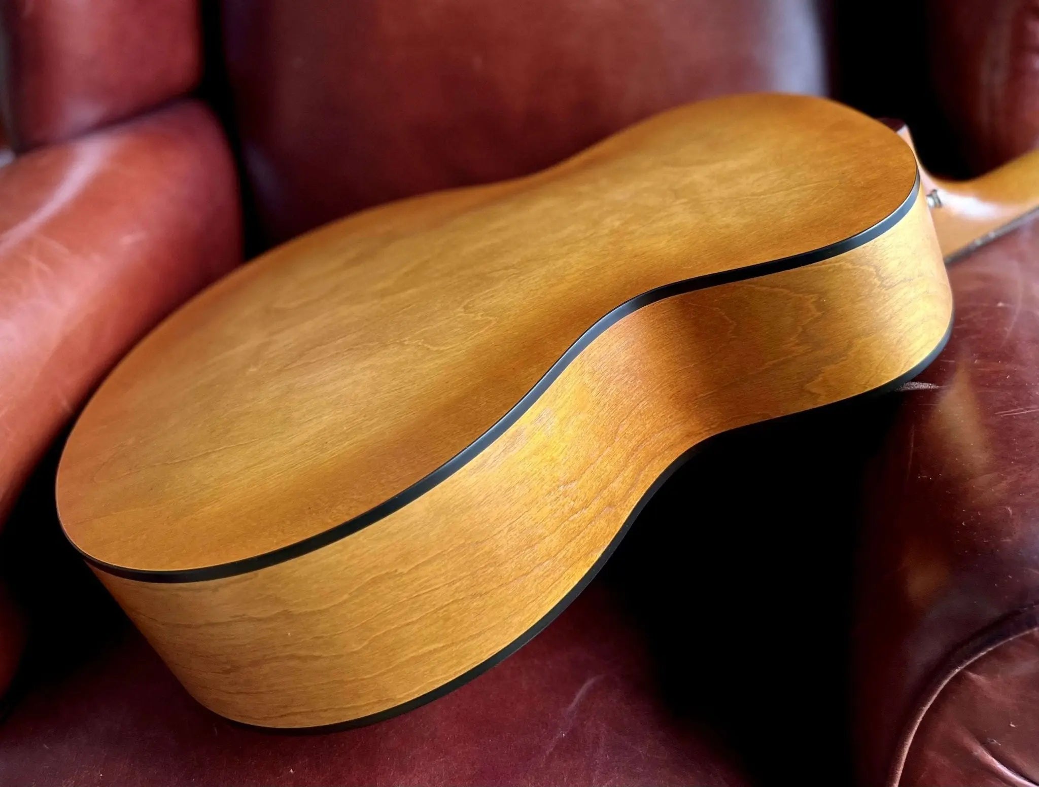 Godin 5th Avenue Jumbo P90 Semi - Acoustic Guitar ~ Harvest Gold - Richards Guitars Of Stratford Upon Avon