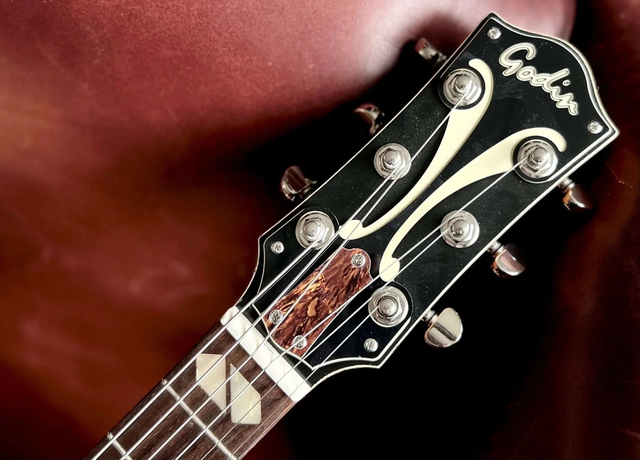 Godin 5th Avenue Jumbo P90 Semi - Acoustic Guitar ~ Harvest Gold - Richards Guitars Of Stratford Upon Avon