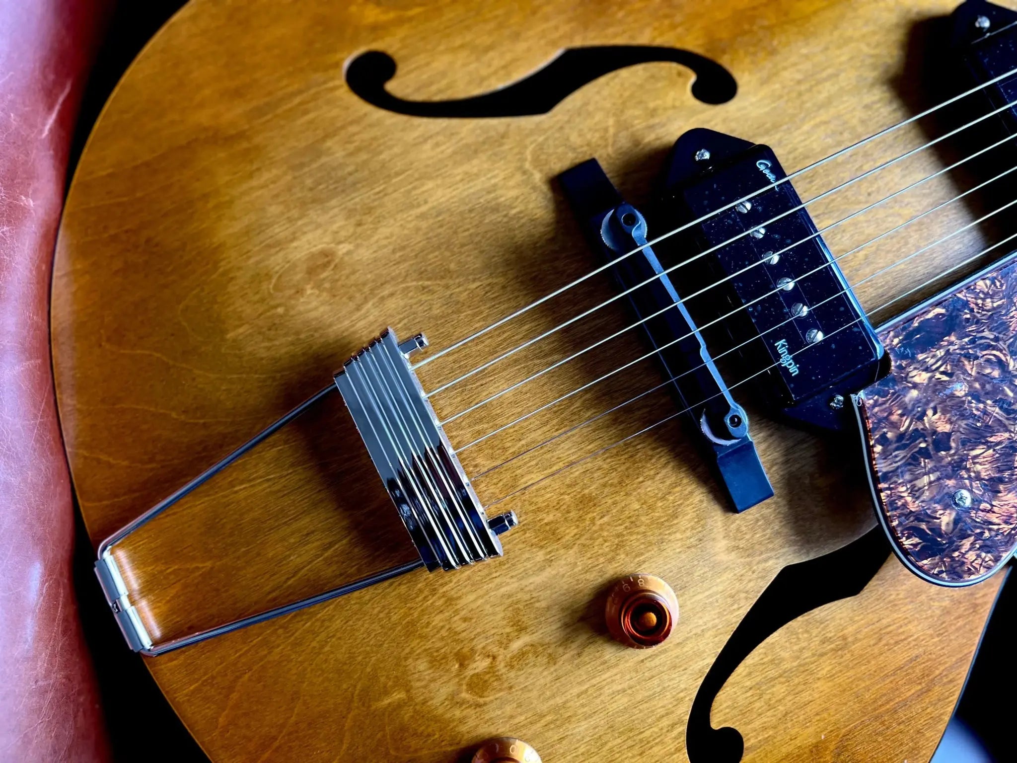 Godin 5th Avenue Jumbo P90 Semi - Acoustic Guitar ~ Harvest Gold - Richards Guitars Of Stratford Upon Avon