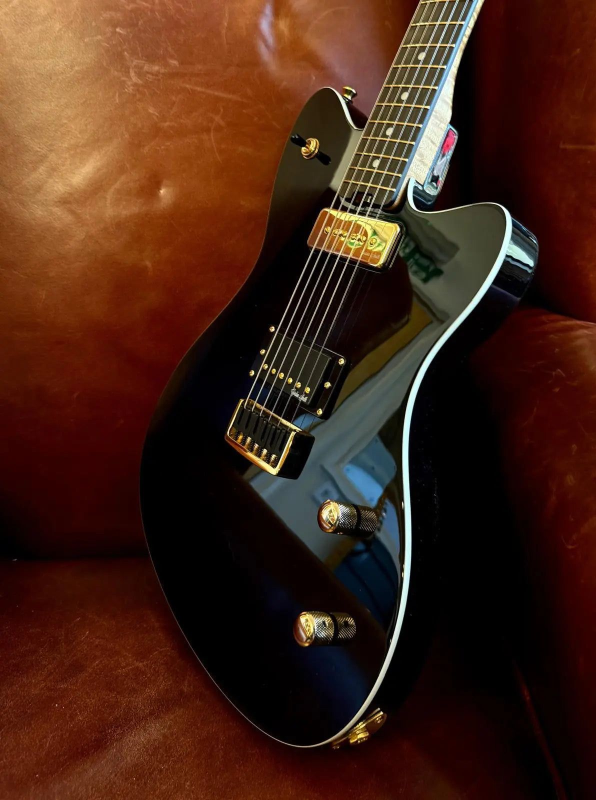 Gordon Smith Gatsby Deluxe - Jet Black - Richards Guitars Of Stratford Upon Avon
