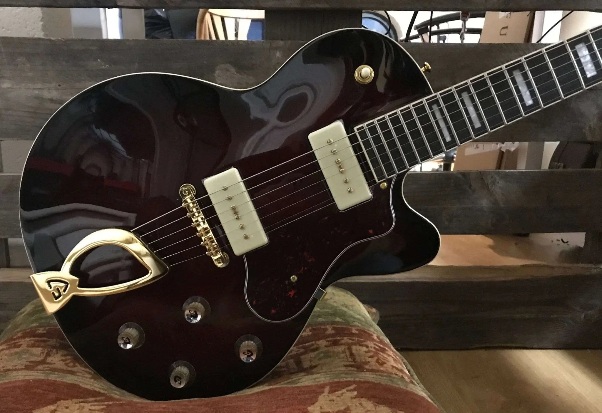 Guild ARISTOCRAT P90 VSB - Richards Guitars Of Stratford Upon Avon