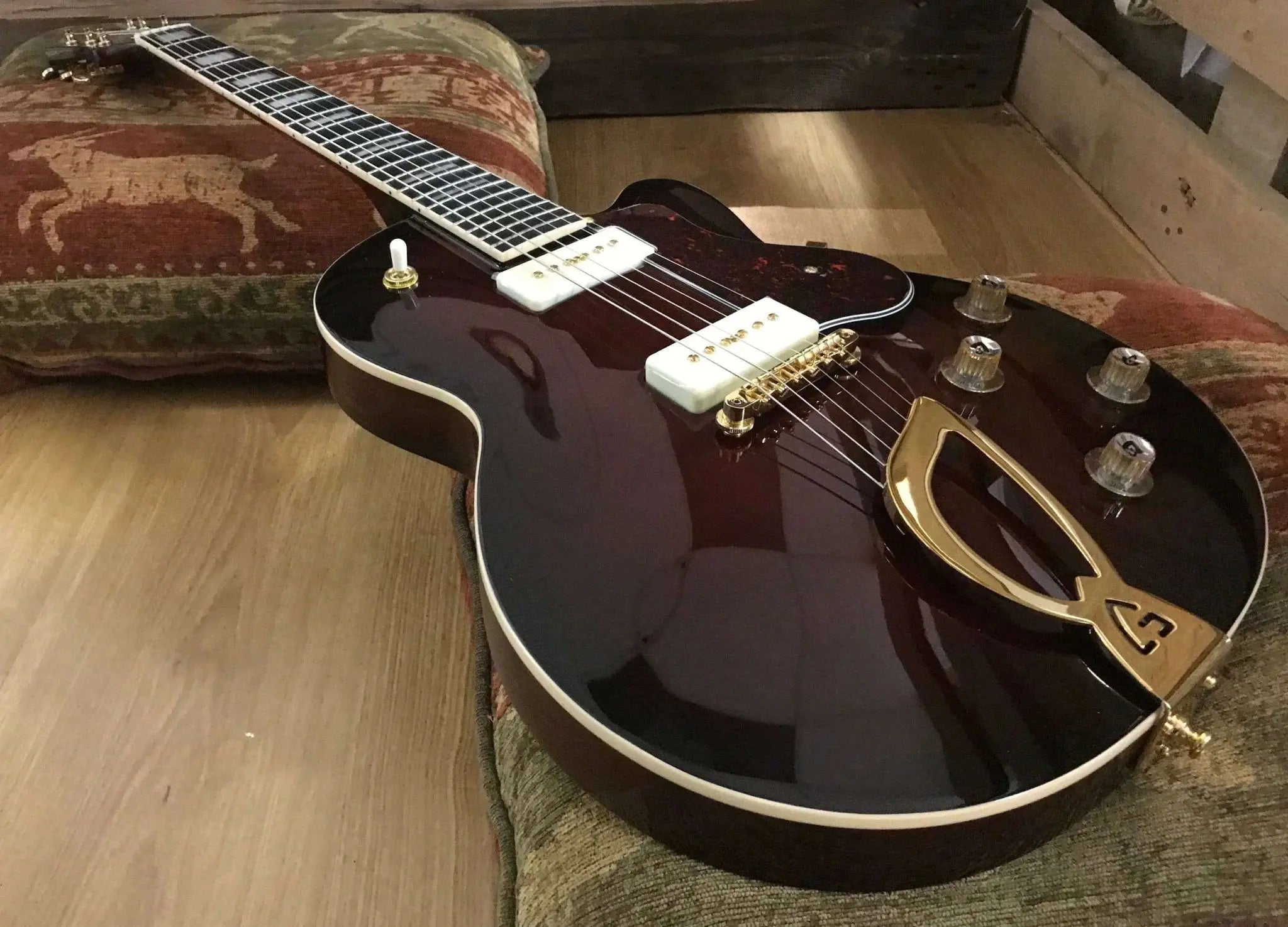 Guild ARISTOCRAT P90 VSB - Richards Guitars Of Stratford Upon Avon