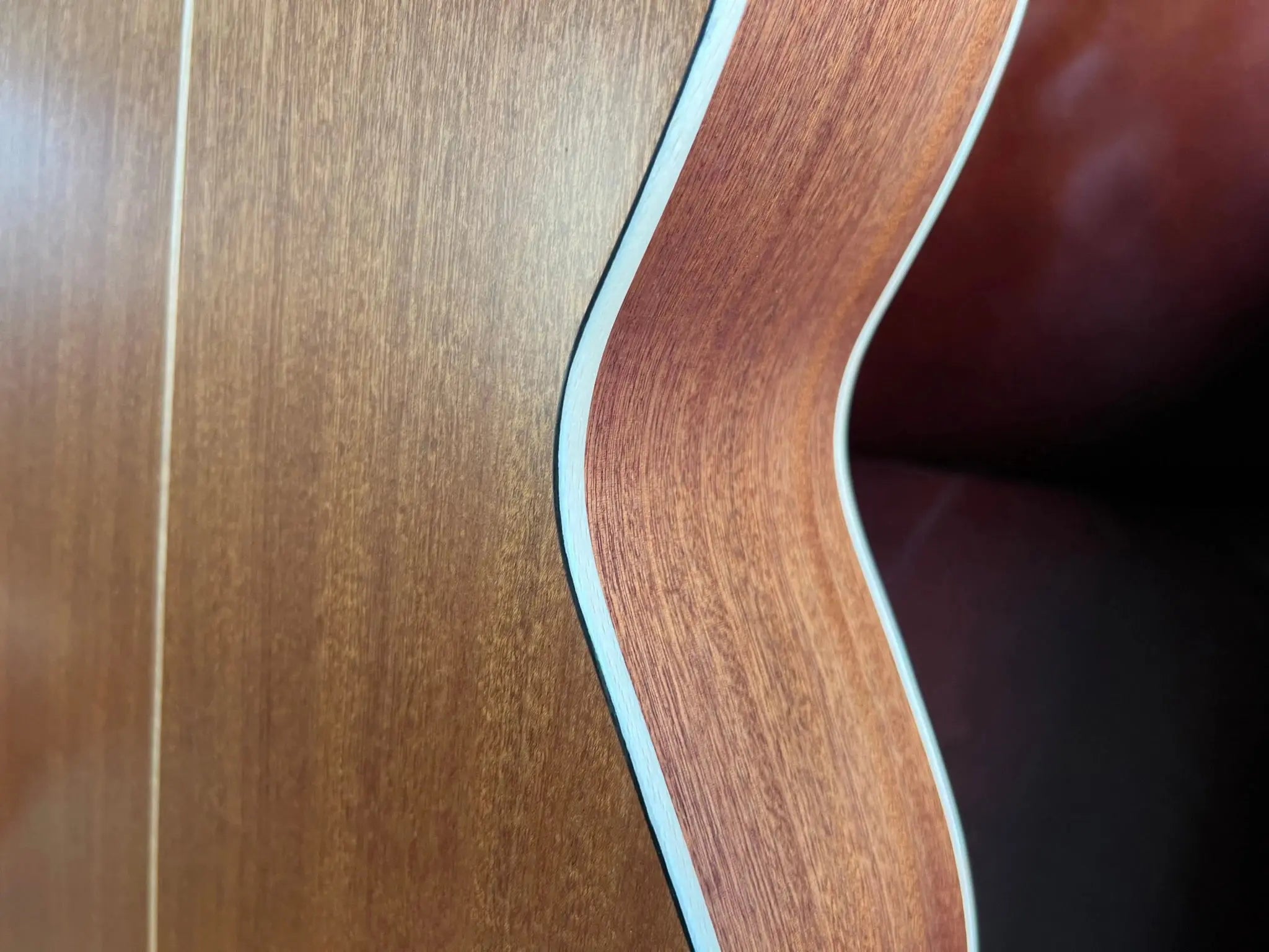 Kremona SOFIA SC Solid Red Cedar, Solid Sapelli - Richards Guitars Of Stratford Upon Avon