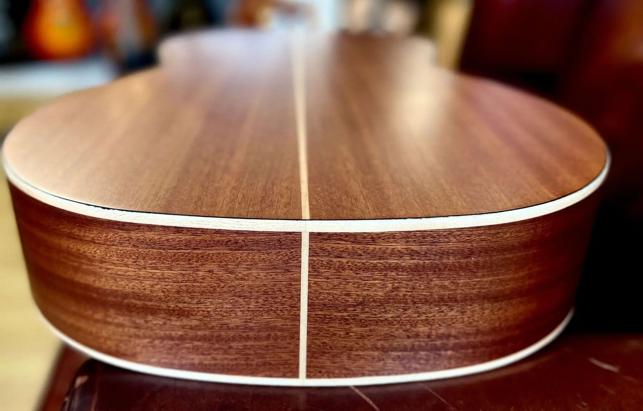 Kremona SOFIA SC Solid Red Cedar, Solid Sapelli - Richards Guitars Of Stratford Upon Avon