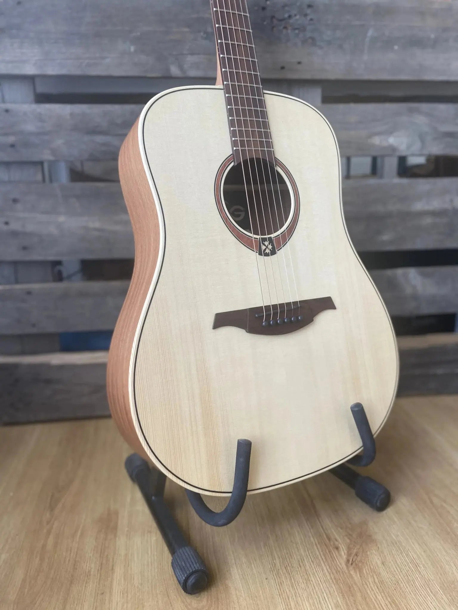 LAG T70D Dreadnought. The Best £200 Dreadnought Acoustic Guitar. My Personal Recommendation. - Richards Guitars Of Stratford Upon Avon