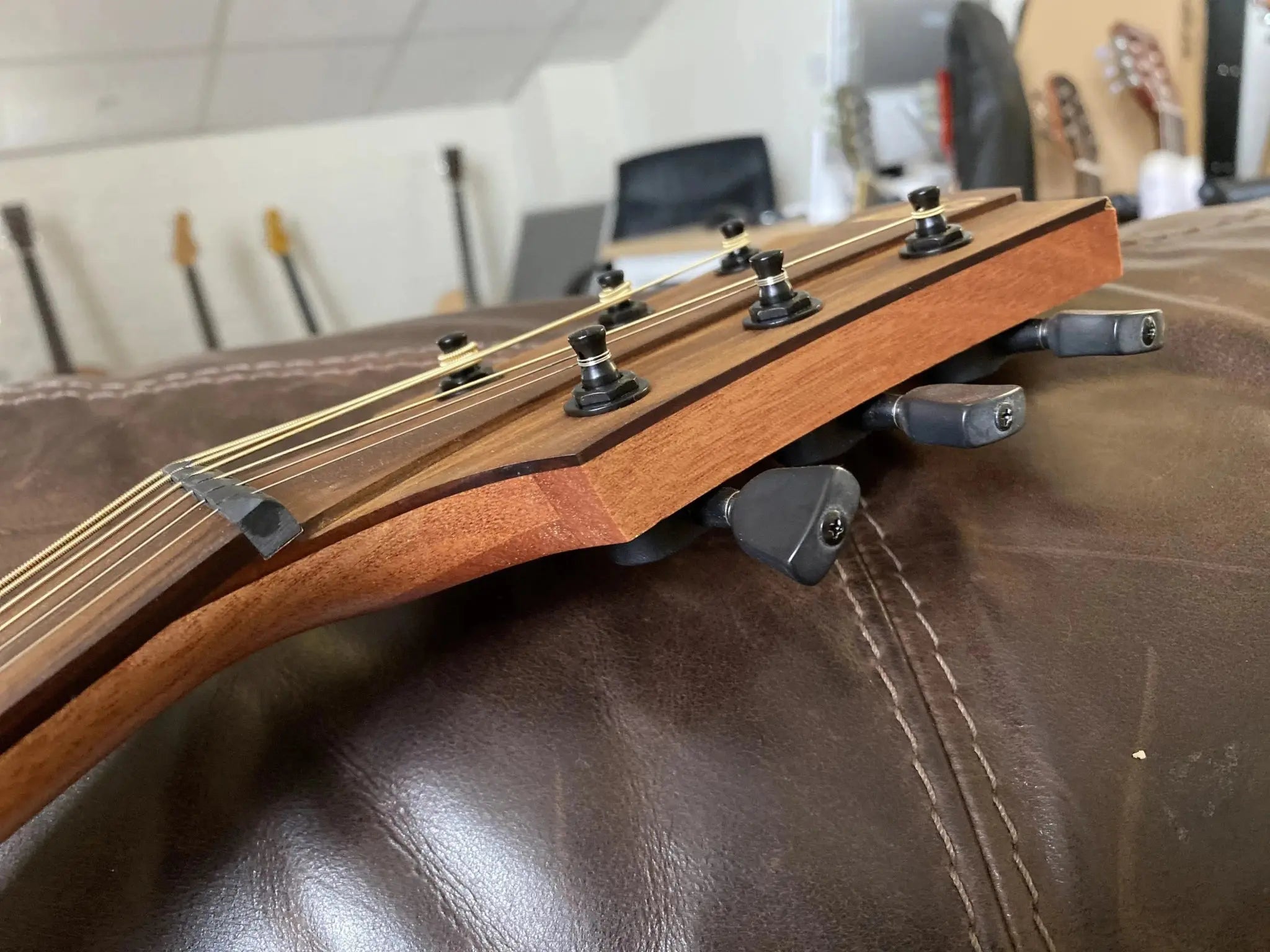 LAG T70DC DREADNOUGHT CUTAWAY - Richards Guitars Of Stratford Upon Avon