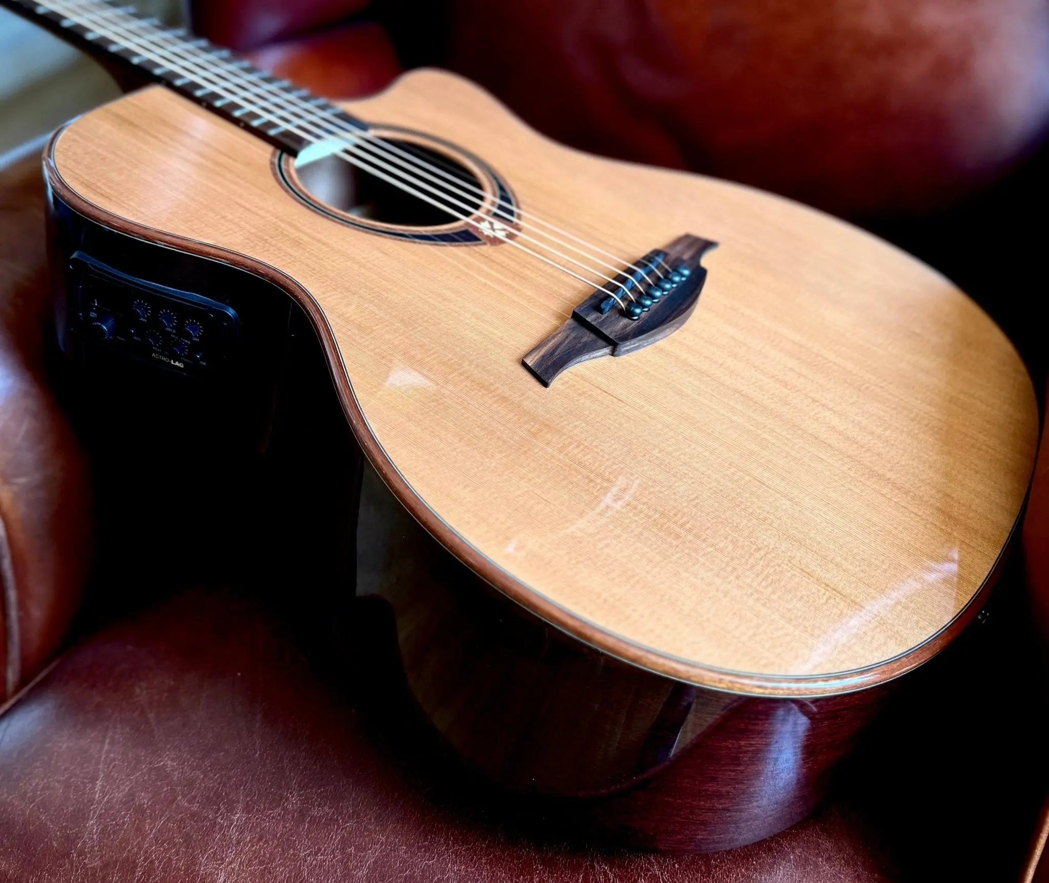 LAG TRAMONTANE 118 T118ACE AUDITORIUM CUTAWAY ELECTRO - Richards Guitars Of Stratford Upon Avon