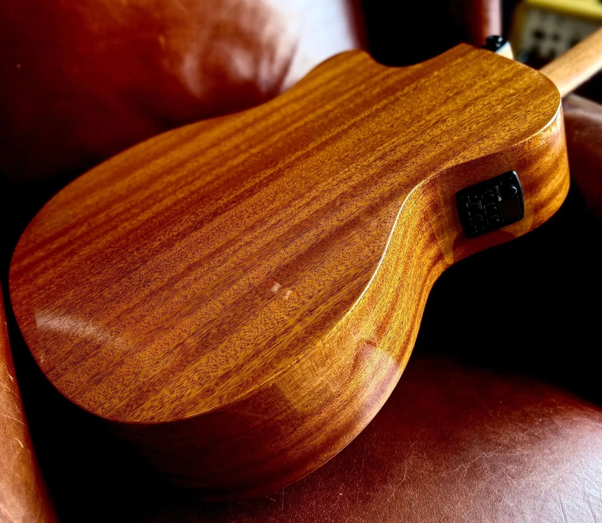 LAG TRAMONTANE 98 T98ACE AUDITORIUM, CUTAWAY, ELECTRO - Richards Guitars Of Stratford Upon Avon