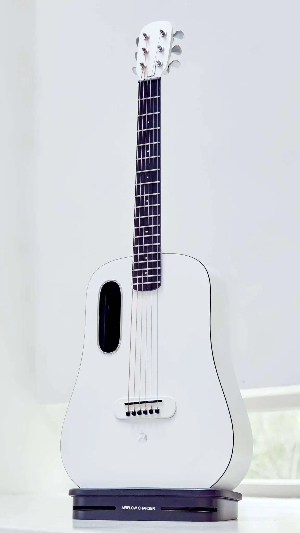 LAVA Airflow Wireless Charger for PLAY/BLUE ~ Black - Richards Guitars Of Stratford Upon Avon