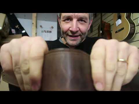 Walsall Hand Made Premium Padded Bridle Leather Guitar Strap ( Nur £79 beim Kauf mit einer Gitarre sparen £40), Gurte zum Verkauf bei Richards Guitars.