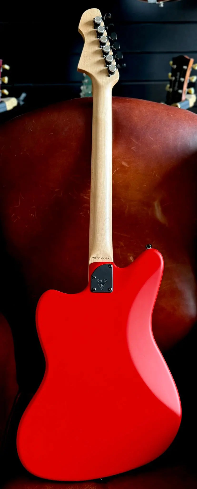 Valiant Jupiter Lipstick Red - Richards Guitars Of Stratford Upon Avon