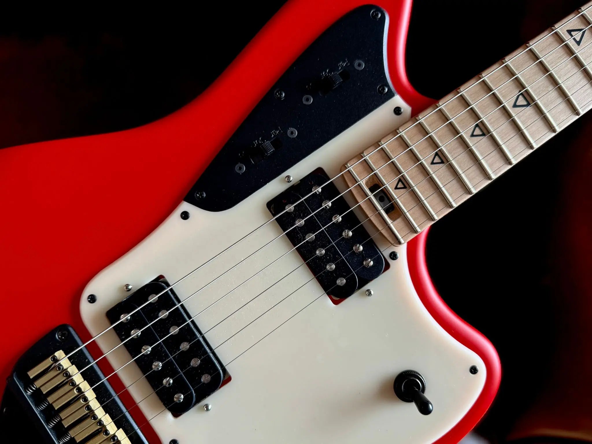 Valiant Jupiter Lipstick Red - Richards Guitars Of Stratford Upon Avon