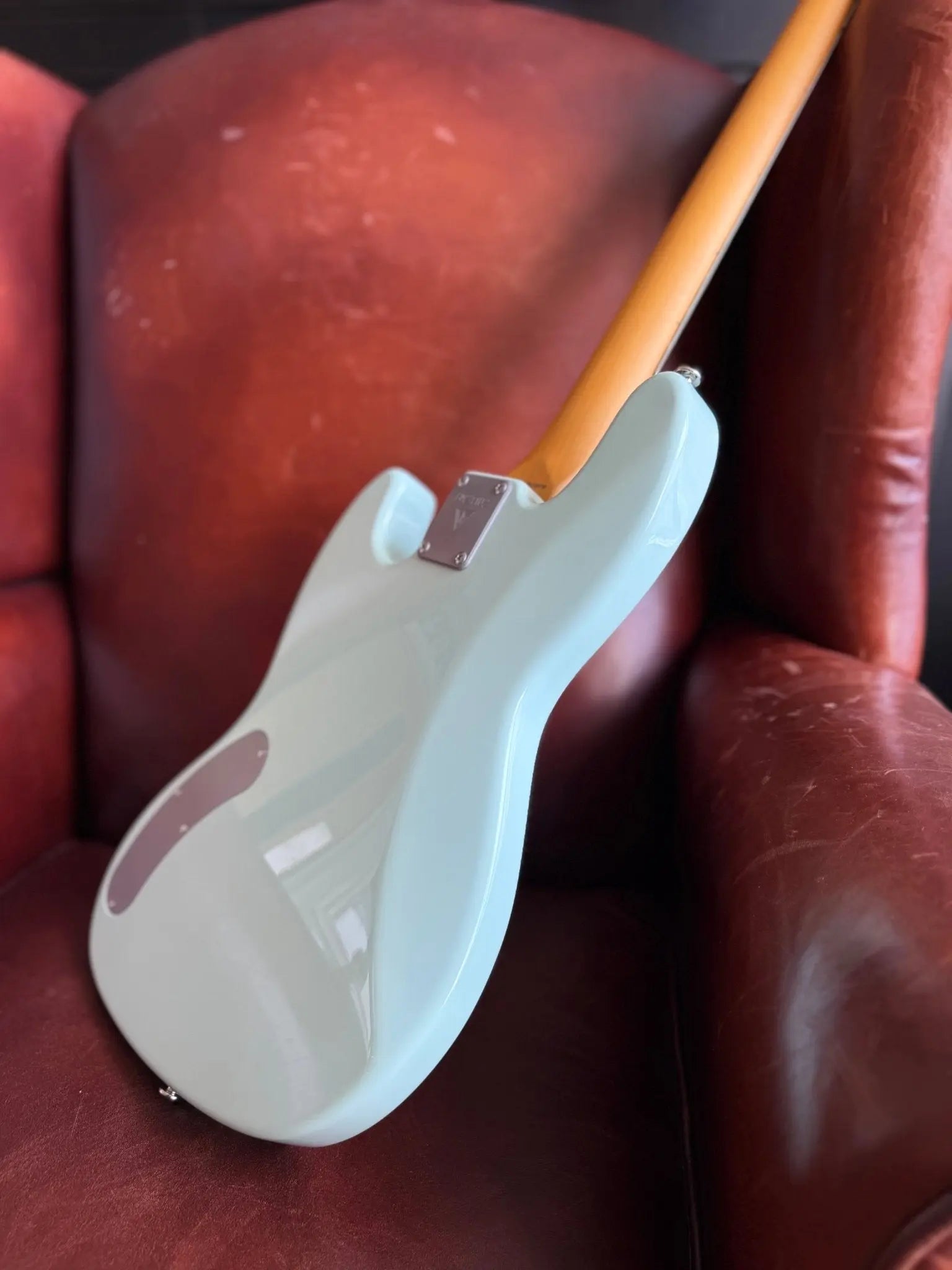 Valiant Mini Bass - Richards Guitars Of Stratford Upon Avon