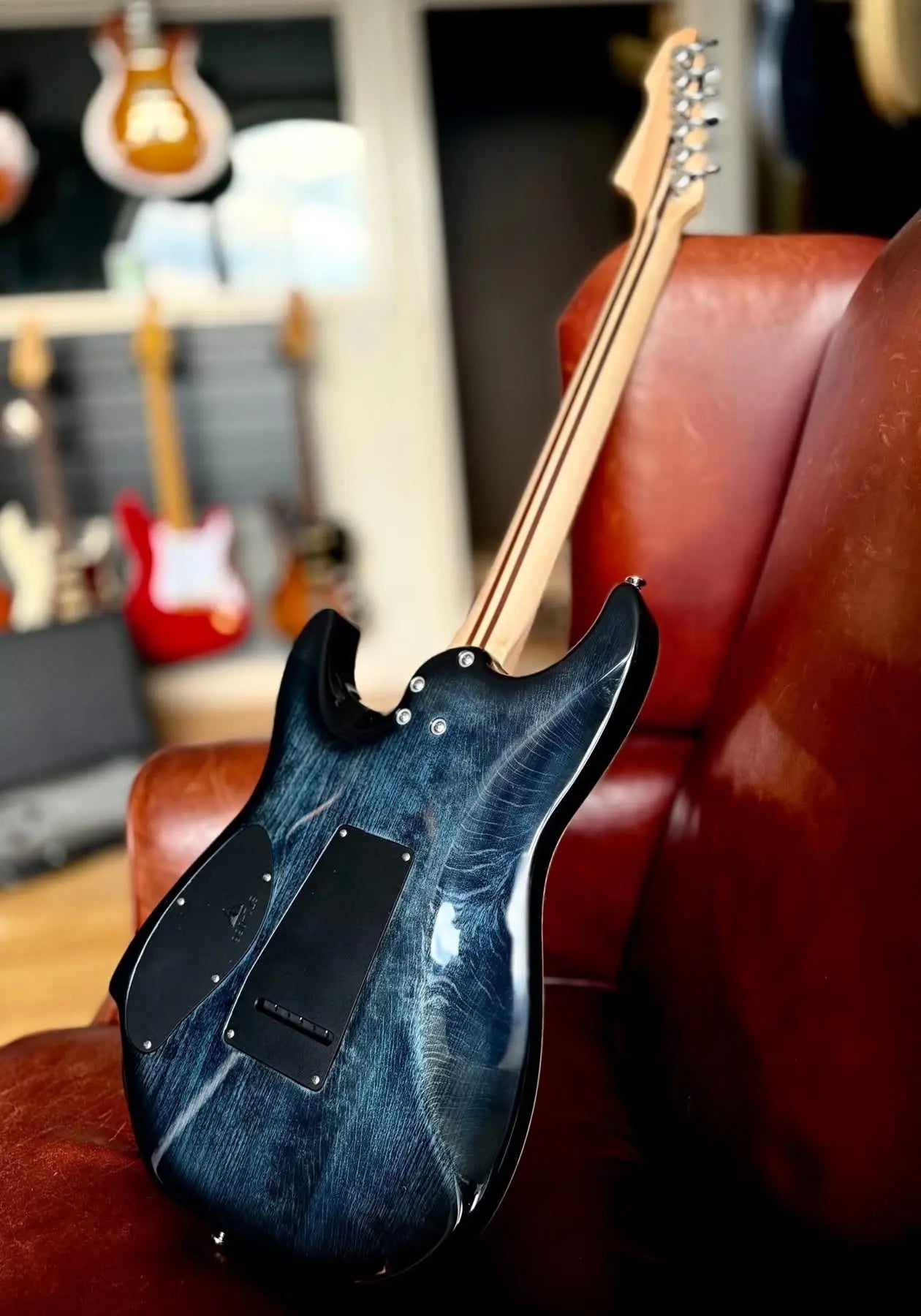 Valiant Soothsayer Malachite Alchemist Custom With Stainless Steel Frets Upgrade - Richards Guitars Of Stratford Upon Avon