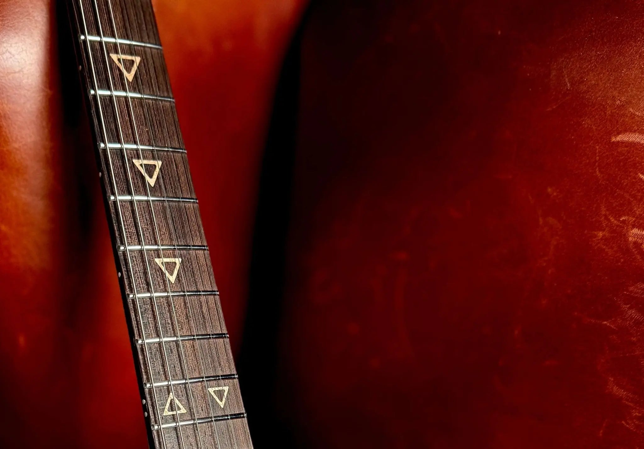 Valiant Soothsayer Malachite Alchemist P90 Custom With Stainless Steel Frets Upgrade - Richards Guitars Of Stratford Upon Avon