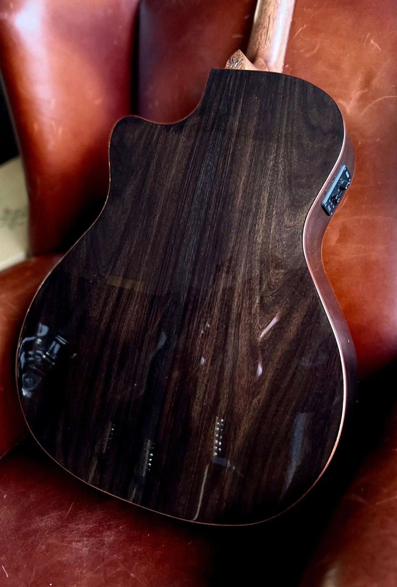 Washburn G20SCE - Grand Auditorium - Natural Electro Acoustic Guitar - Richards Guitars Of Stratford Upon Avon