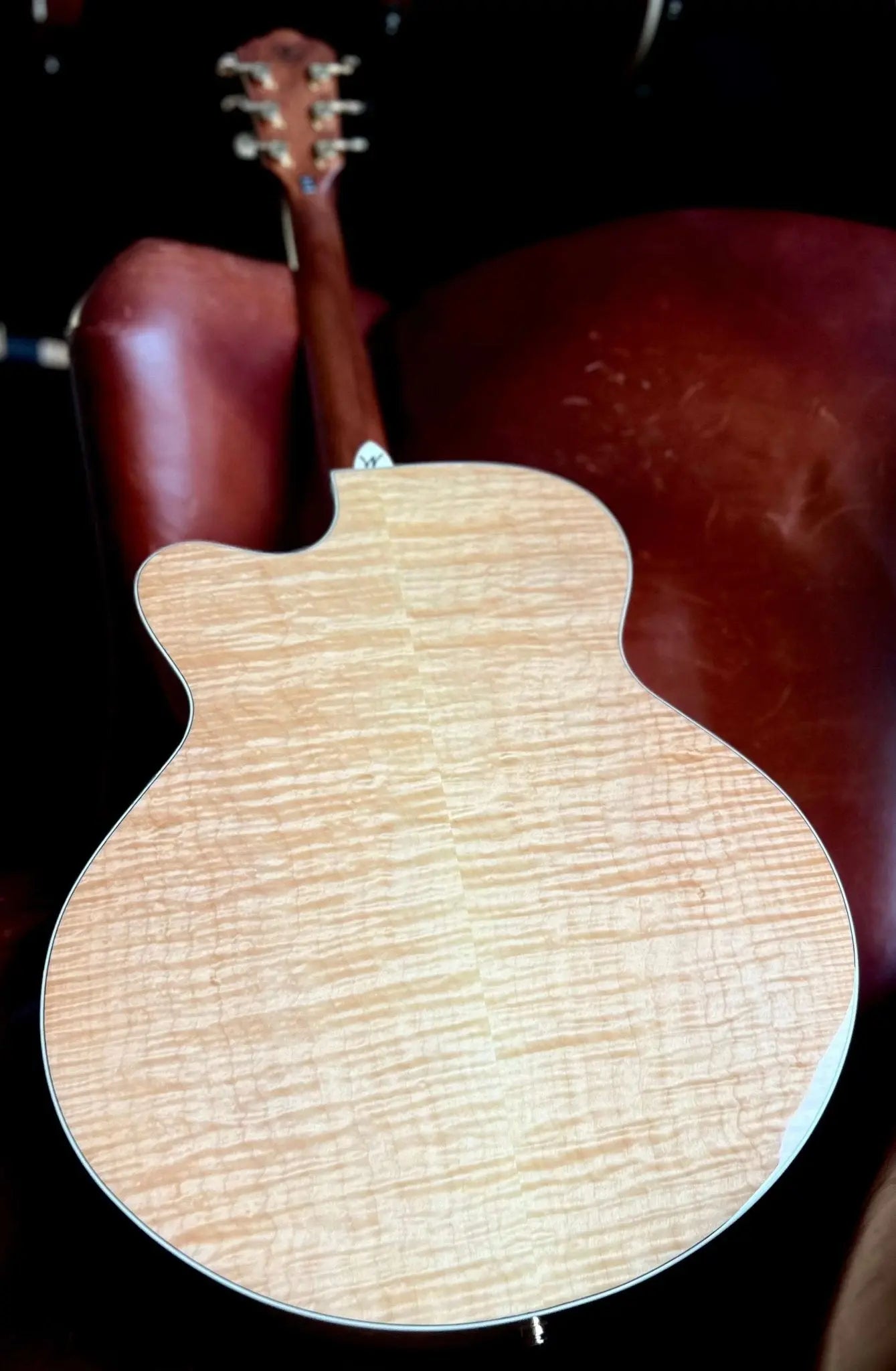 Washburn J40SCE - Jumbo - Natural Gloss Acoustic Guitar - Richards Guitars Of Stratford Upon Avon